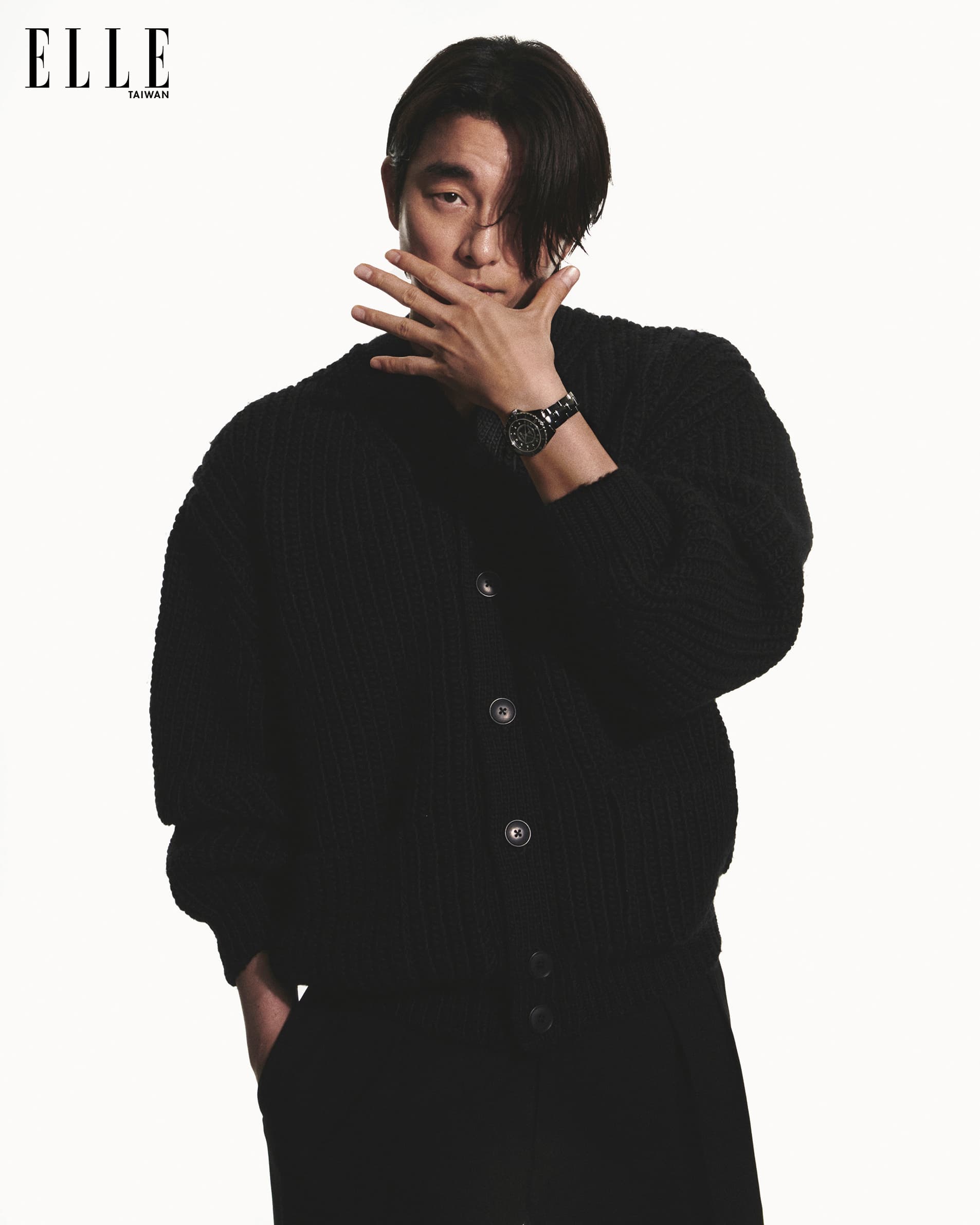 20年的從影生涯體驗,讓孔劉做出改變:「不只是等著被選擇,而是自己創造機會。」(《ELLE》國際中文版提供)