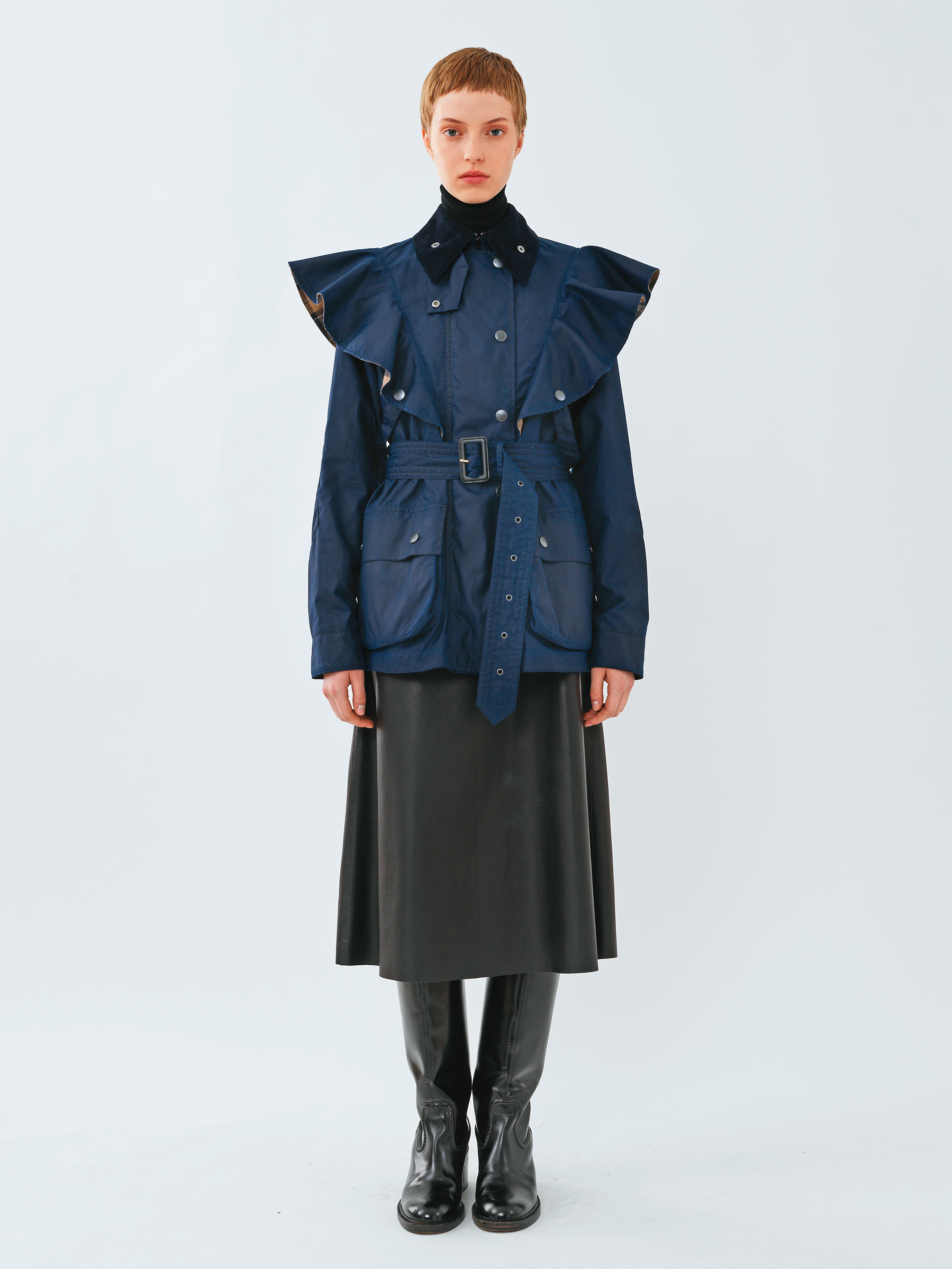Dustyn深藍色夾克。NT$67,400。（Chloé提供）