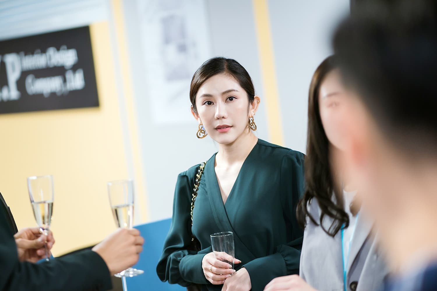 王宇婕在「機智」中飾演投資高手，現實中也靠拍戲買下三間房產。（TVBS提供）