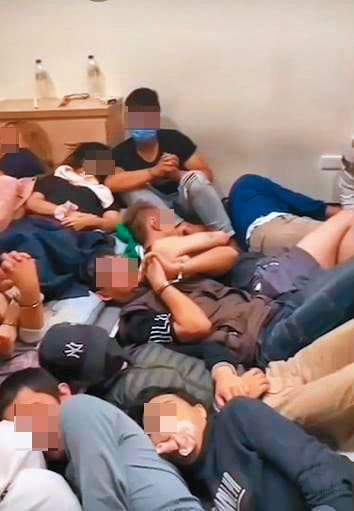 警方上個月破獲詐團集中營,救出數十名遭囚禁的被害人。(翻攝網路)
