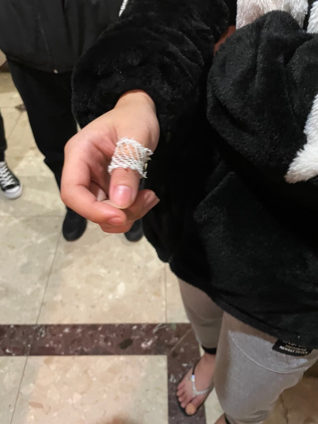 林嫌凌虐控制前妻行動。（翻攝畫面）