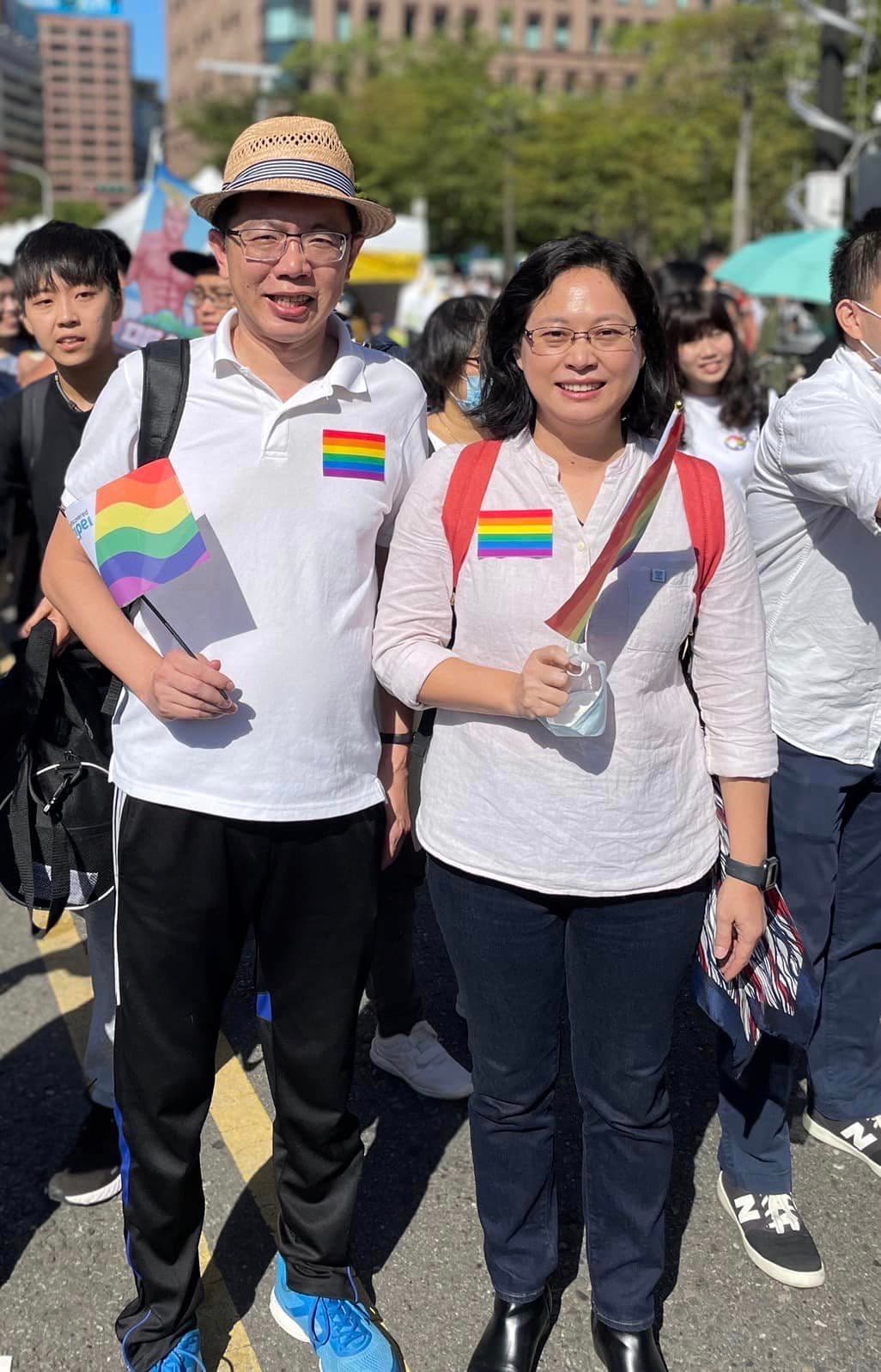 林恕暉(左)從北市勞動局時期就隨著賴香伶(右)並肩作戰,經歷立委、市長選戰,如今宣布辭職。(翻攝自林恕暉臉書)
