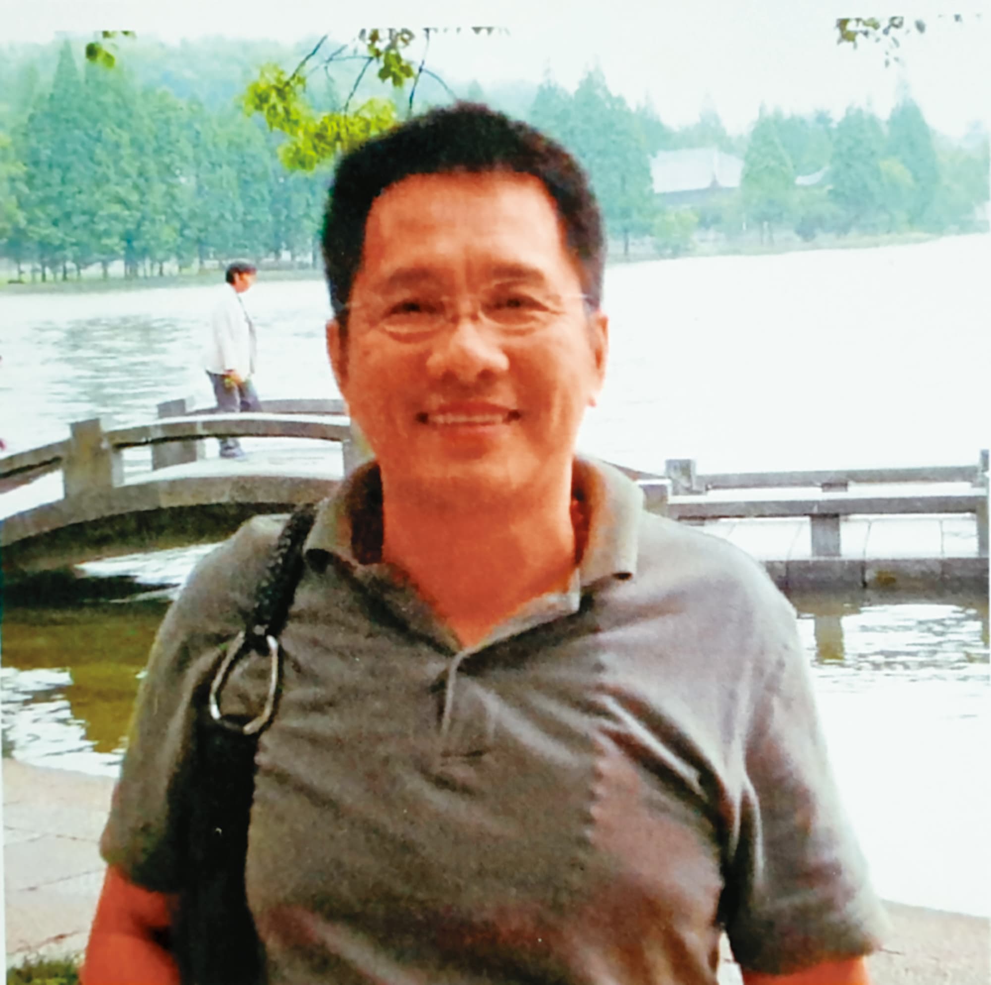 何醒民（圖）自稱是國民黨民族基金監察人，向被害人詐騙得逞，一審遭判刑3年半。（讀者提供）