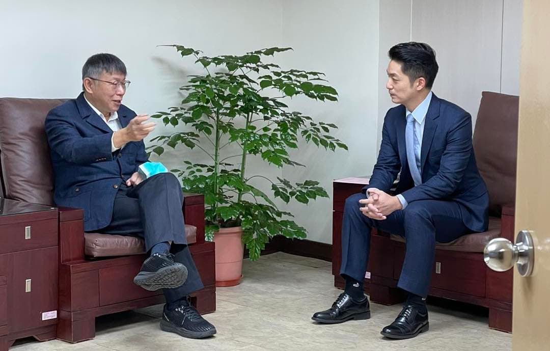 柯文哲今正式卸任,與新任市長蔣萬安交接。(翻攝柯文哲臉書)