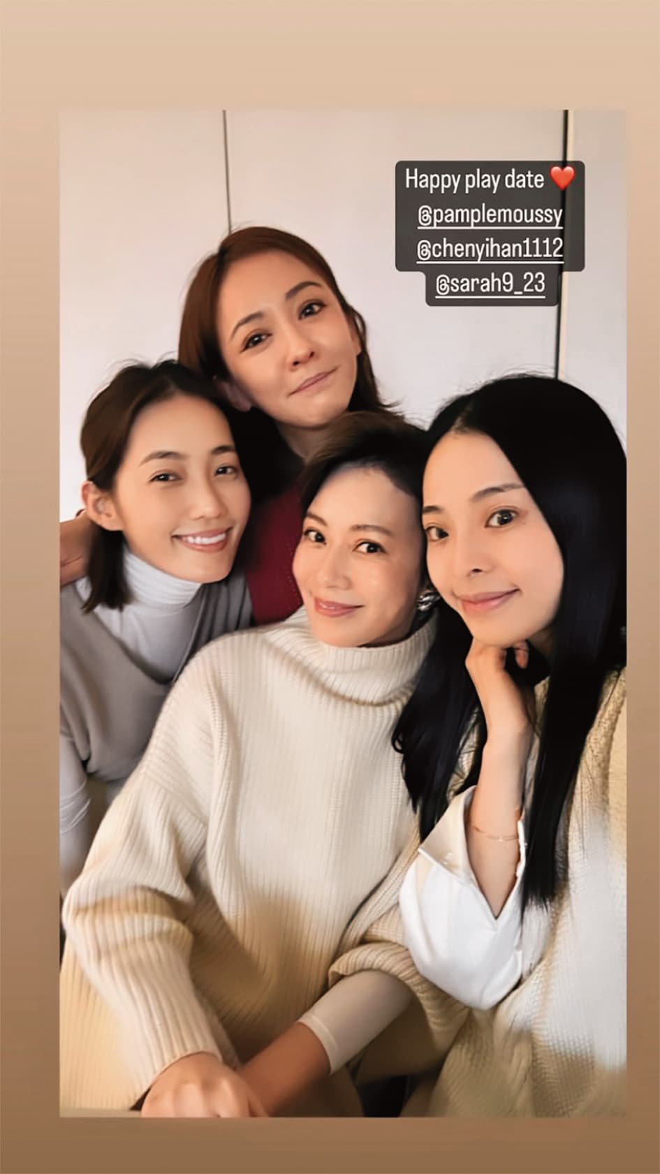 Melody聚完家人又去找朋友,與陳意涵及余文樂老婆王棠云合影在IG發限動。