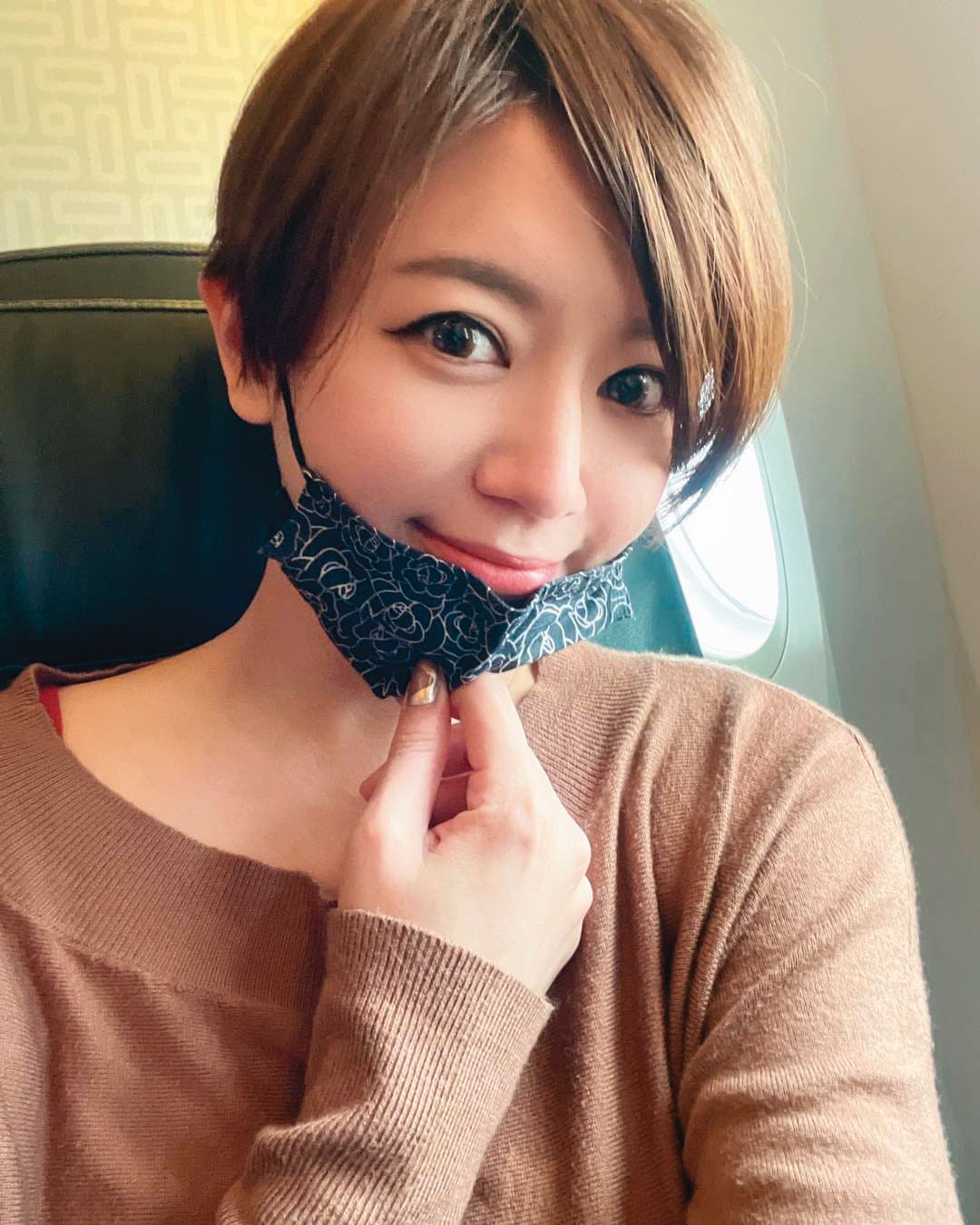 李妍瑾改信基督教後，因婚前性行為向上帝道歉並求原諒。（李姸瑾臉書）
