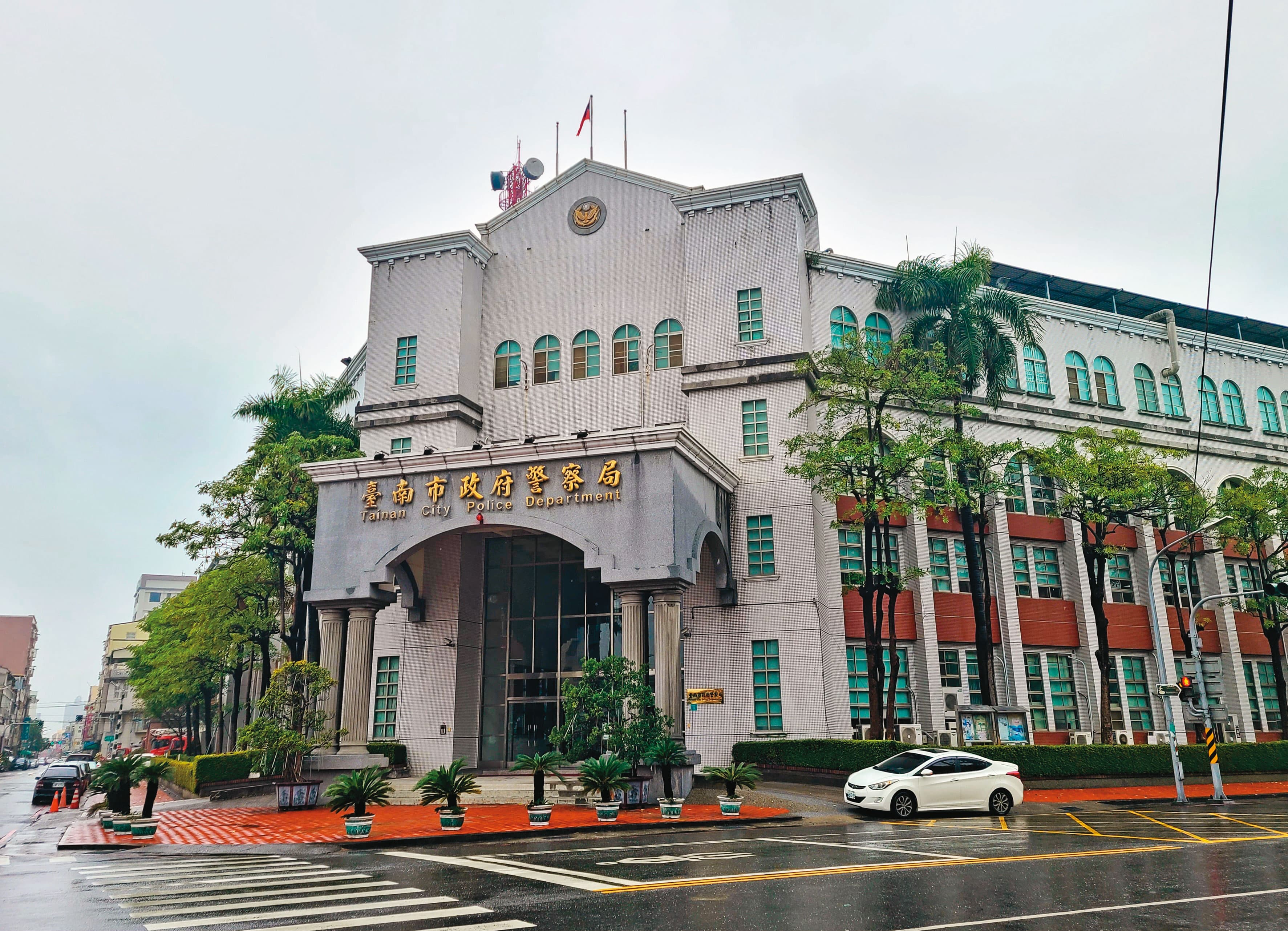 台南警方近半年來問題不斷,就連地方民代不分藍綠都齊聲砲轟。圖為台南市警察局台南分局。