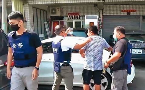 面對輿論壓力,台南警方火速逮捕88槍槍擊案犯嫌,試圖扭轉外界觀感。(翻攝畫面)