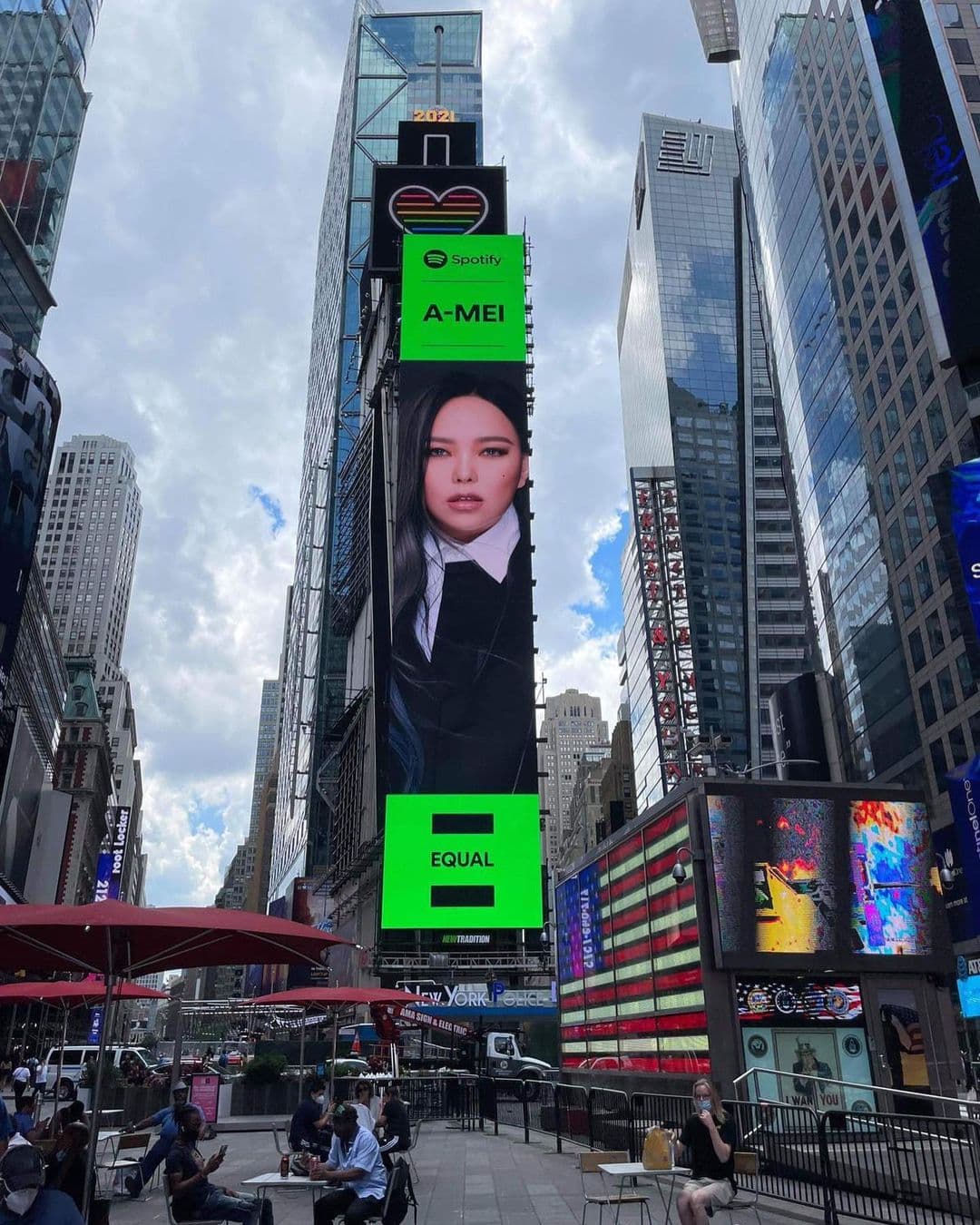 張惠妹登上紐約時代廣場，被譽為華語圈最後一位超級天后。（翻攝自張惠妹IG）