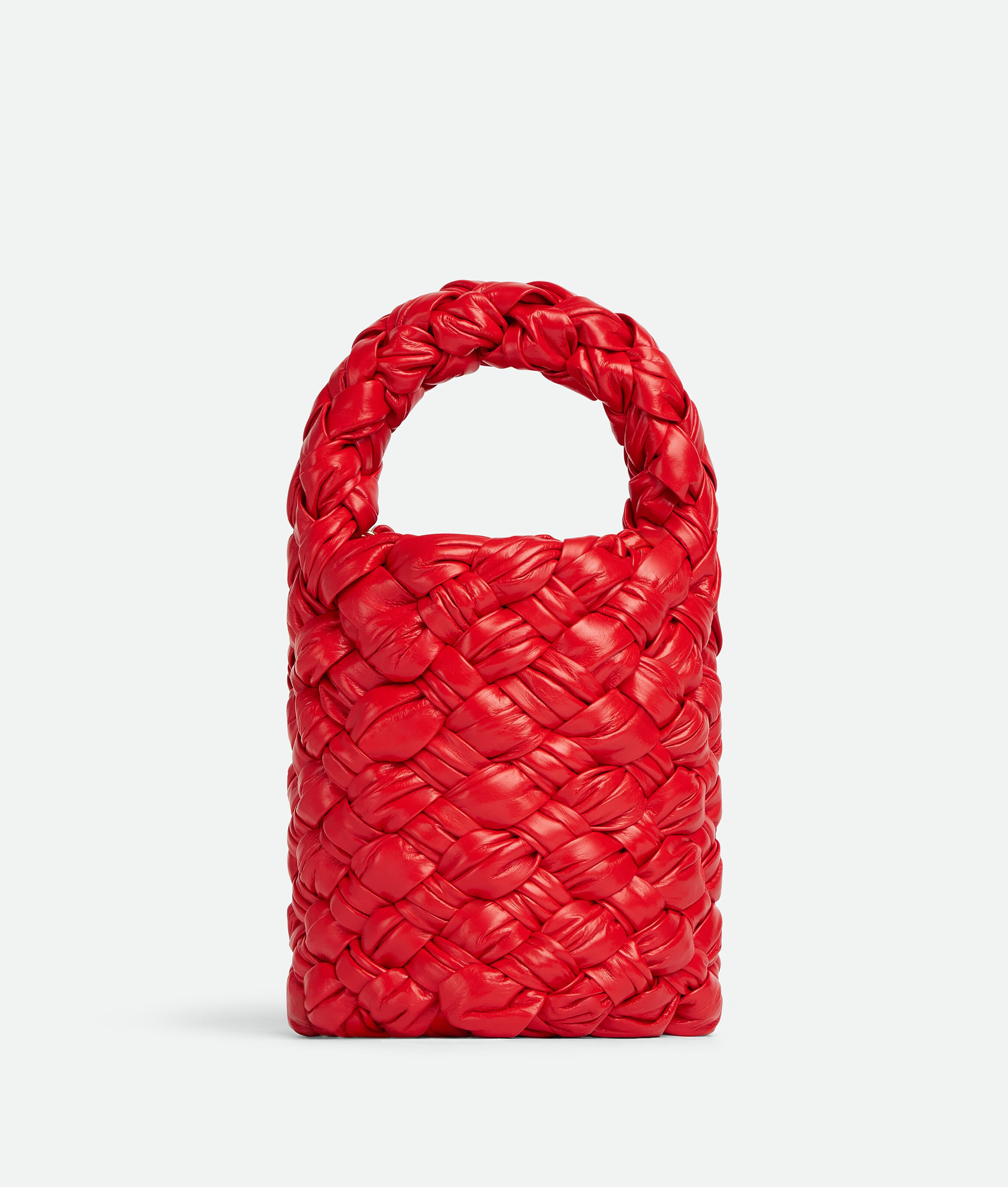 KALIMERO 艷紅色水桶包 NT$ 184,400。(Bottega Veneta)