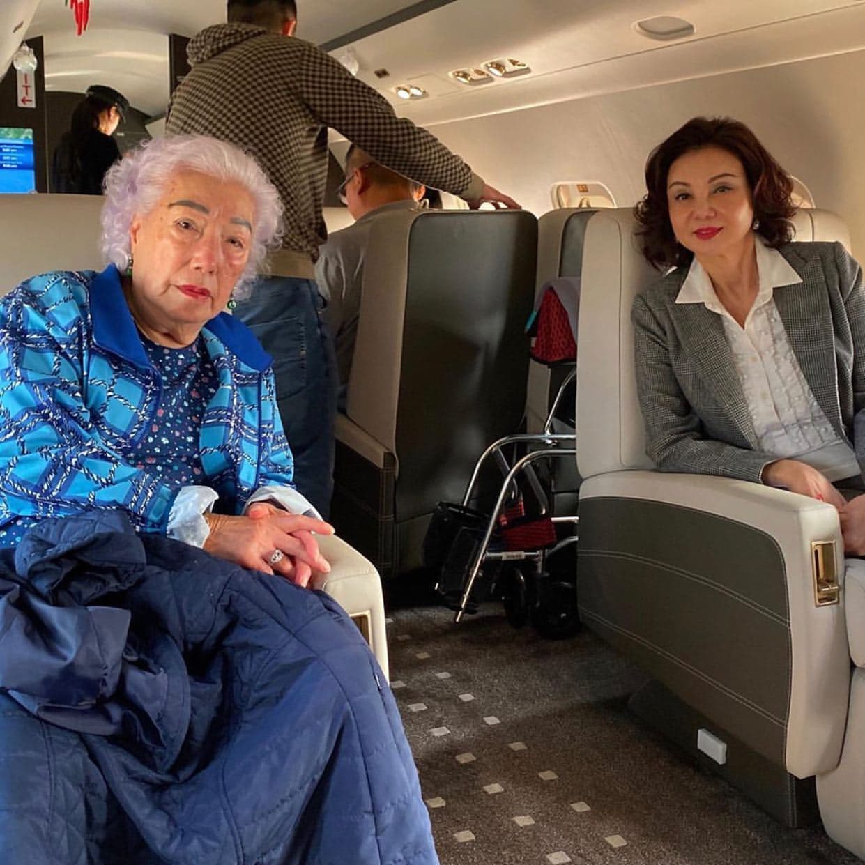和林建岳離婚後,謝玲玲和婆婆的關係還是很好,各種重要場合還是會相聚。(翻攝自謝玲玲IG)