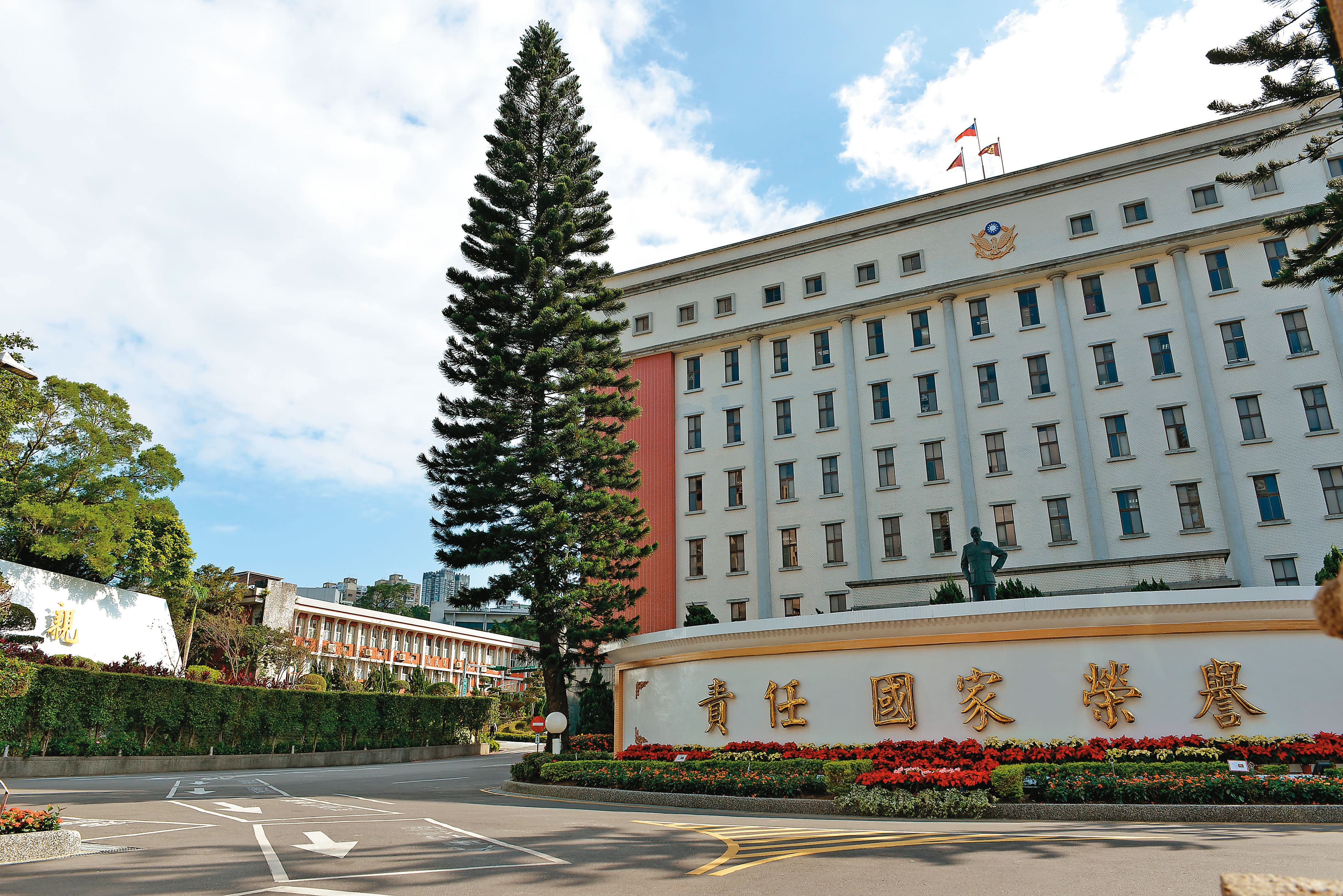警專網巡小組允許成員匿名發文,引發不少爭端,現已改名為「輿情小組」。(翻攝警專官網)