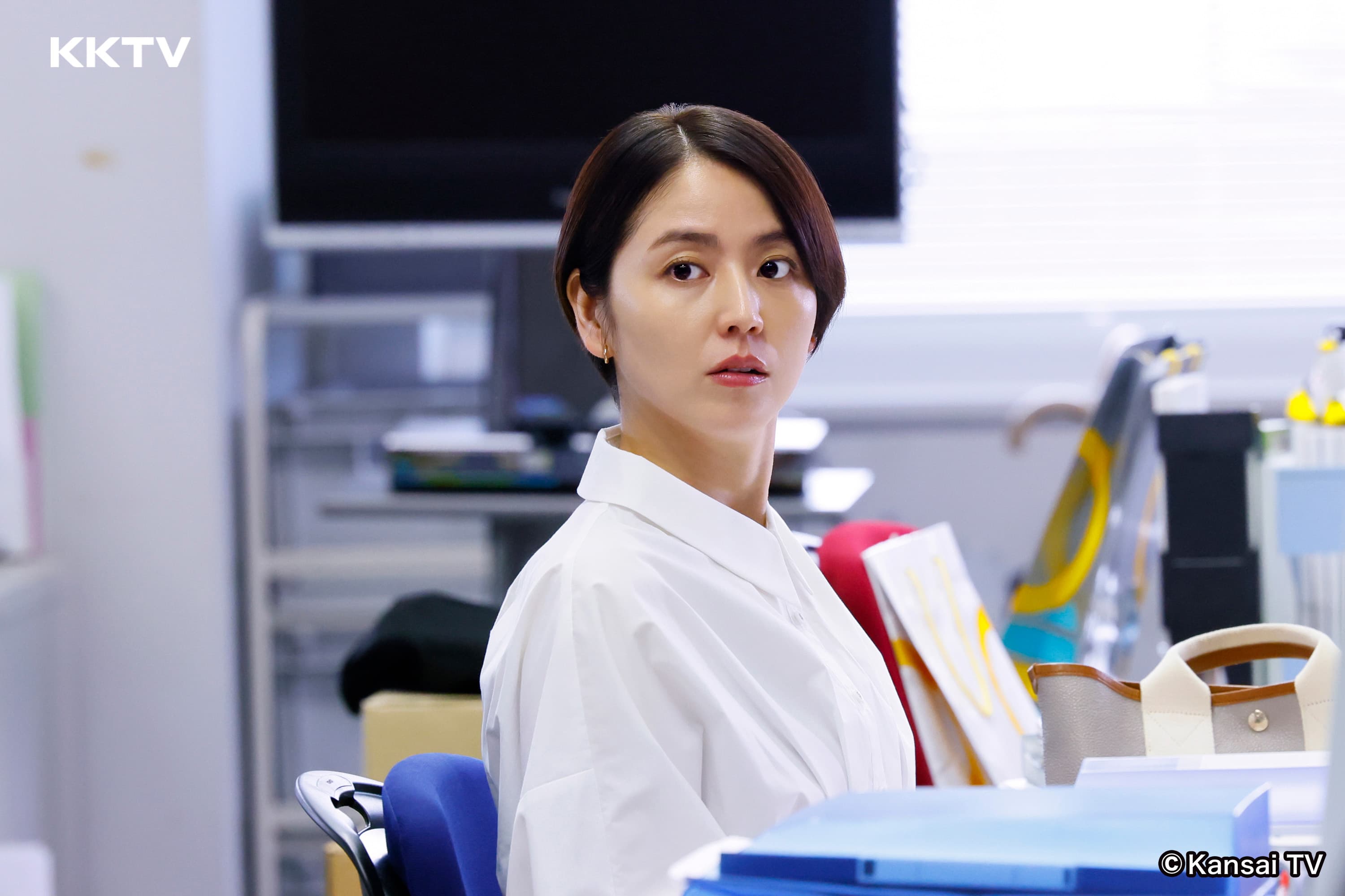 長澤雅美在《ELPIS -是希望還是災禍-》飾演女主播,擊敗強勁對手獲得日劇賞最佳女主角肯定。(KKTV提供)