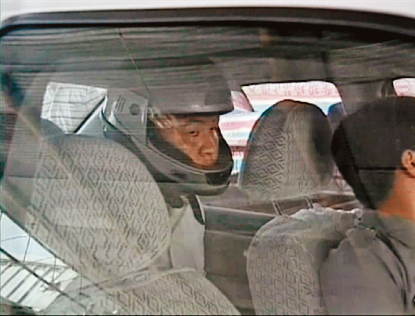 警方逮捕凶手,將他們移送法辦。(東森新聞提供)