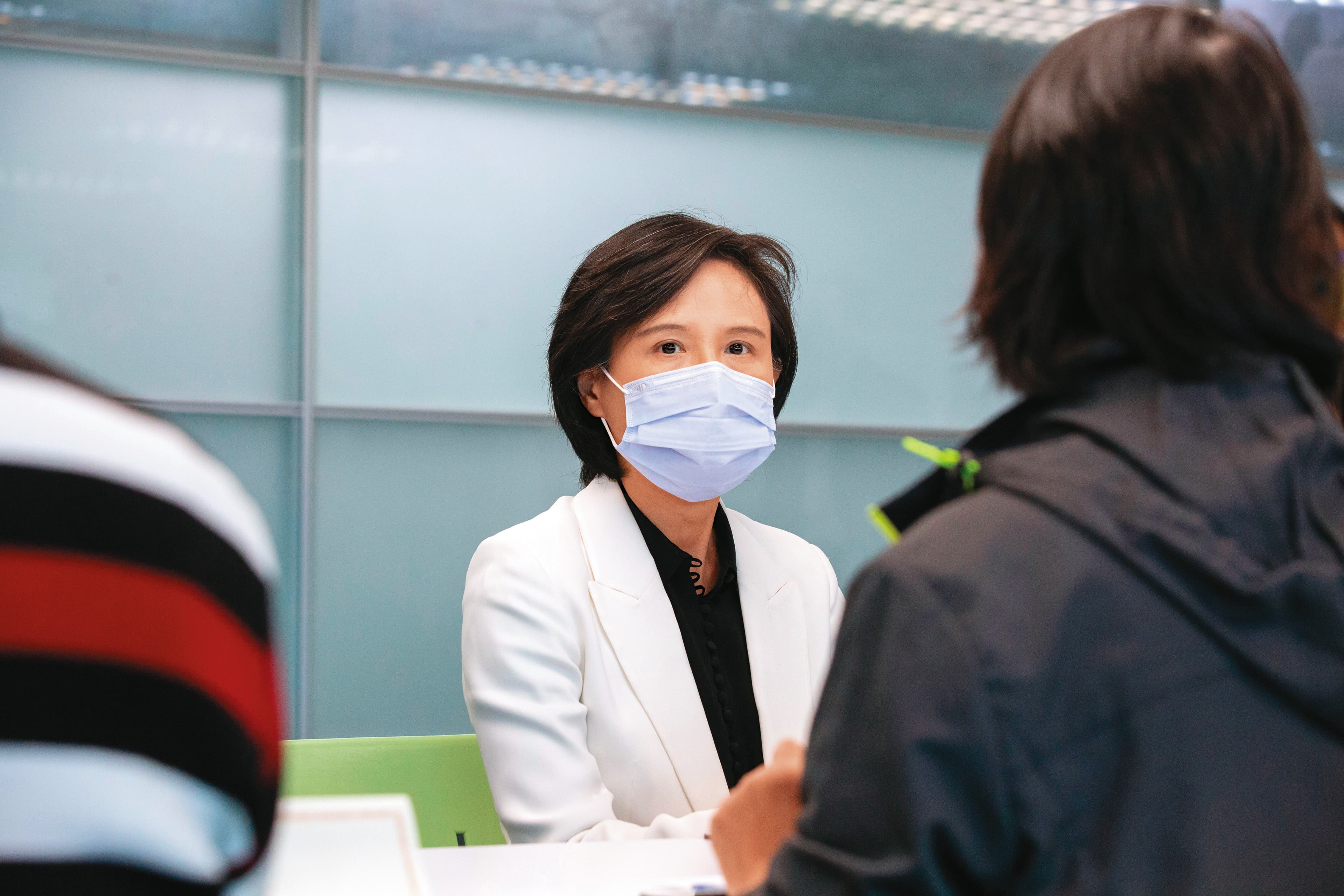 賴清德這次委由鄭麗君(圖)代為登記參選,二人關係可見一斑,鄭可望進入黨智庫新境界基金會擔任董事。
