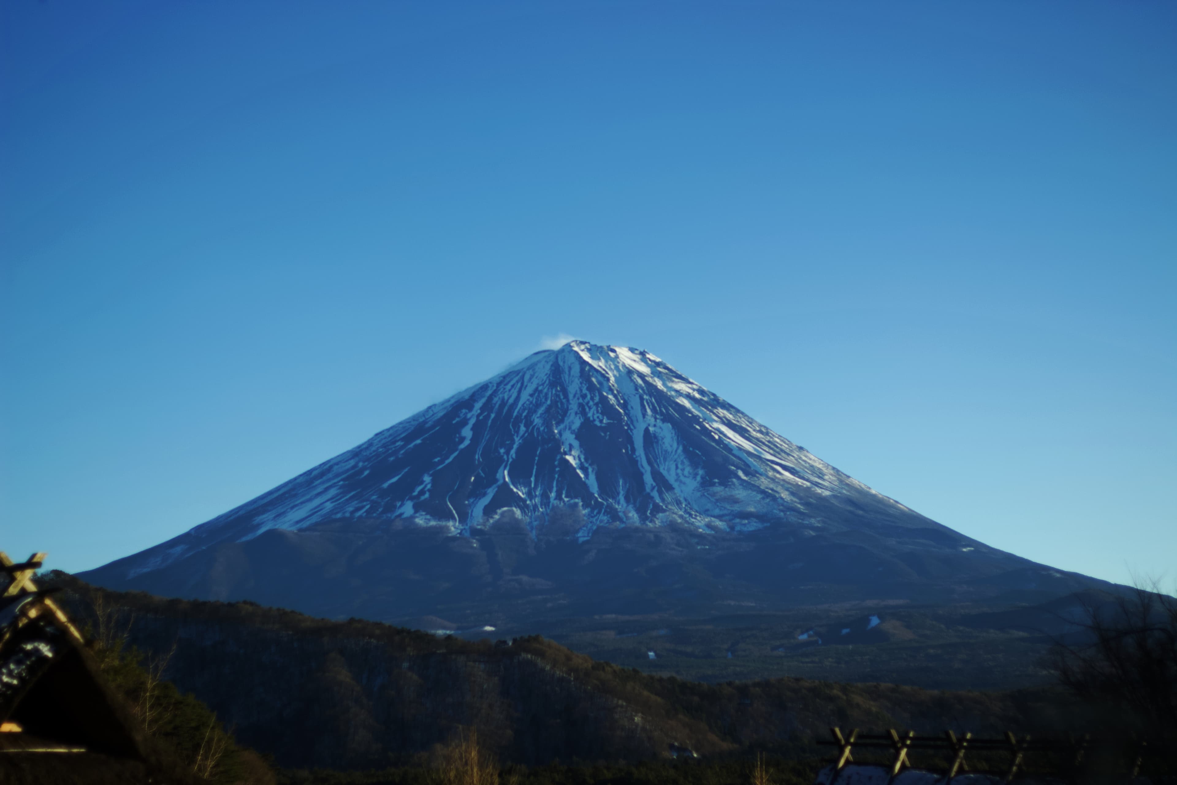 如果上一張富士山太小了，這裡有特寫。