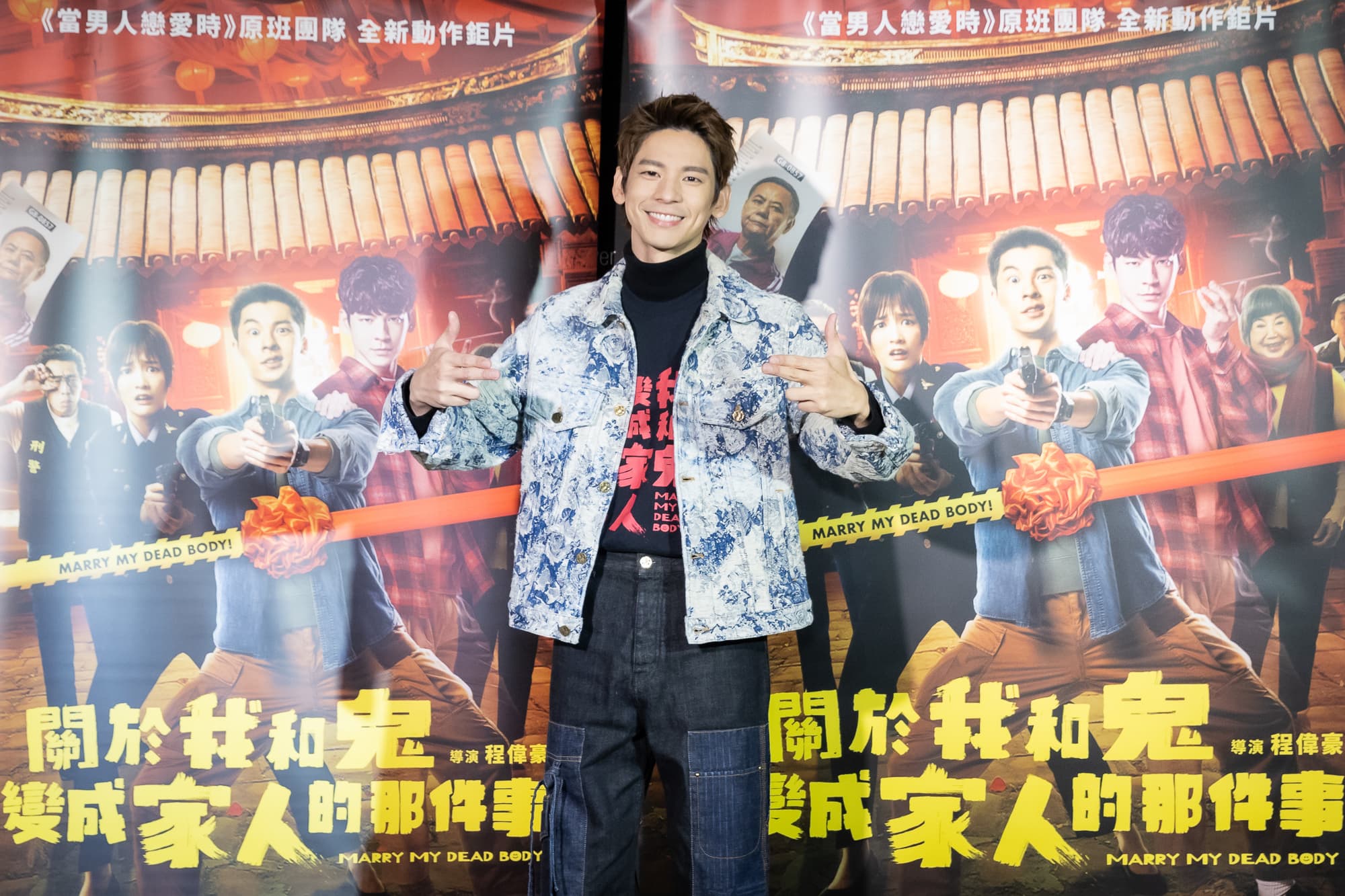 酒量只有2瓶啤酒的林柏宏,再吃了監製煮的薑母鴨,竟在拍戲空檔茫到睡著,醒來就要拍被車撞的戲。(金盞花大影業提供)