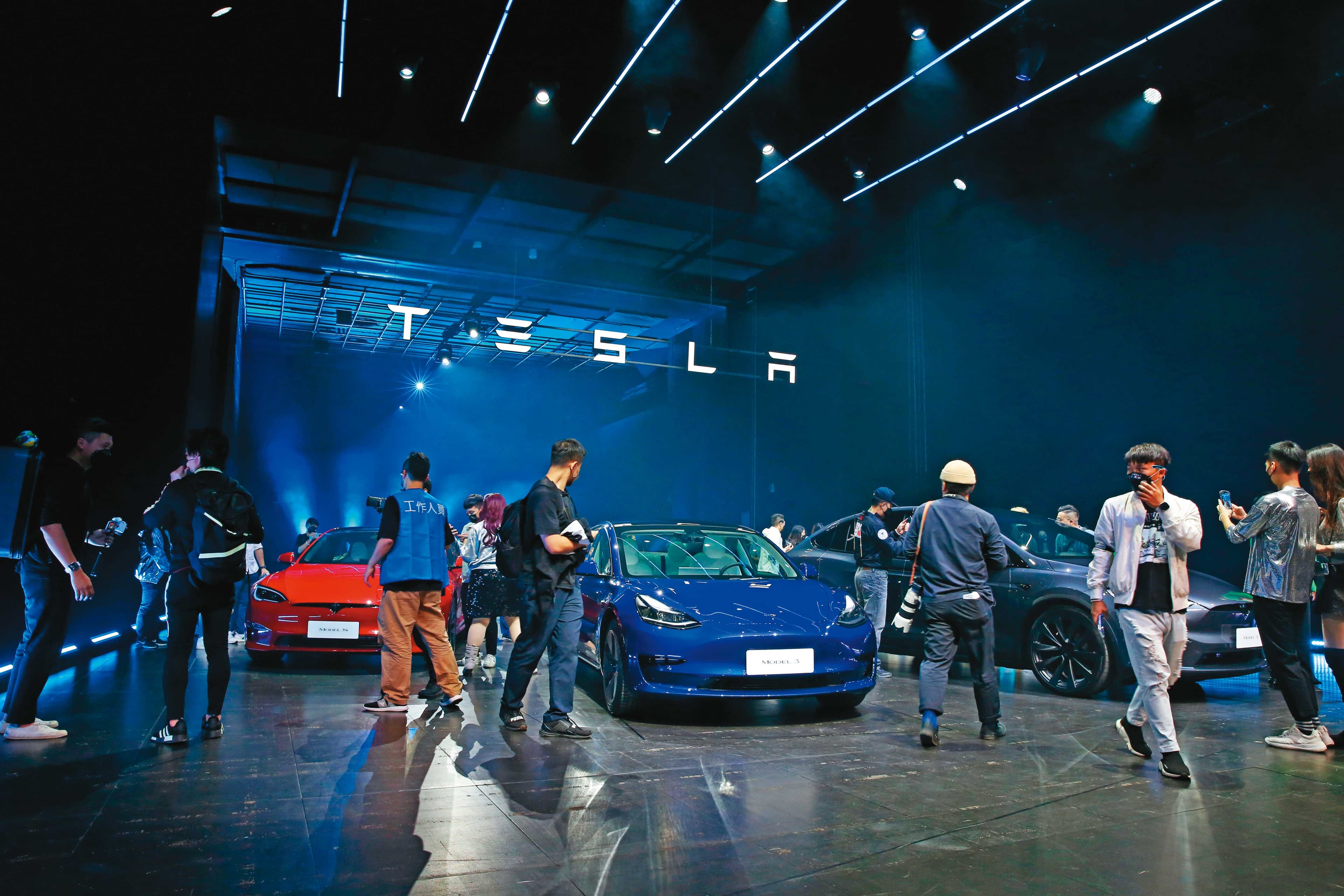 花2年打入特斯拉供應鏈，全球20大車廠找台達電攻電動車。