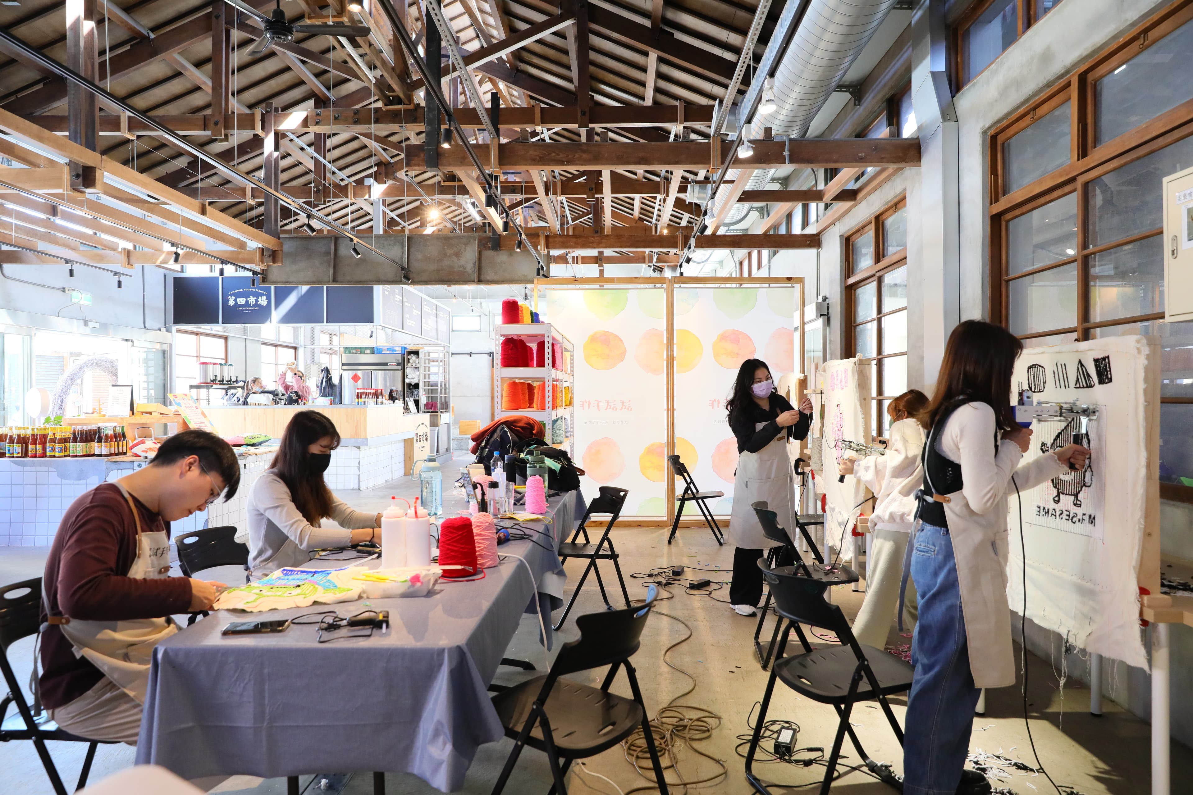 當紅的簇絨手作地毯tufting,以「試試手作」進駐第四市場。