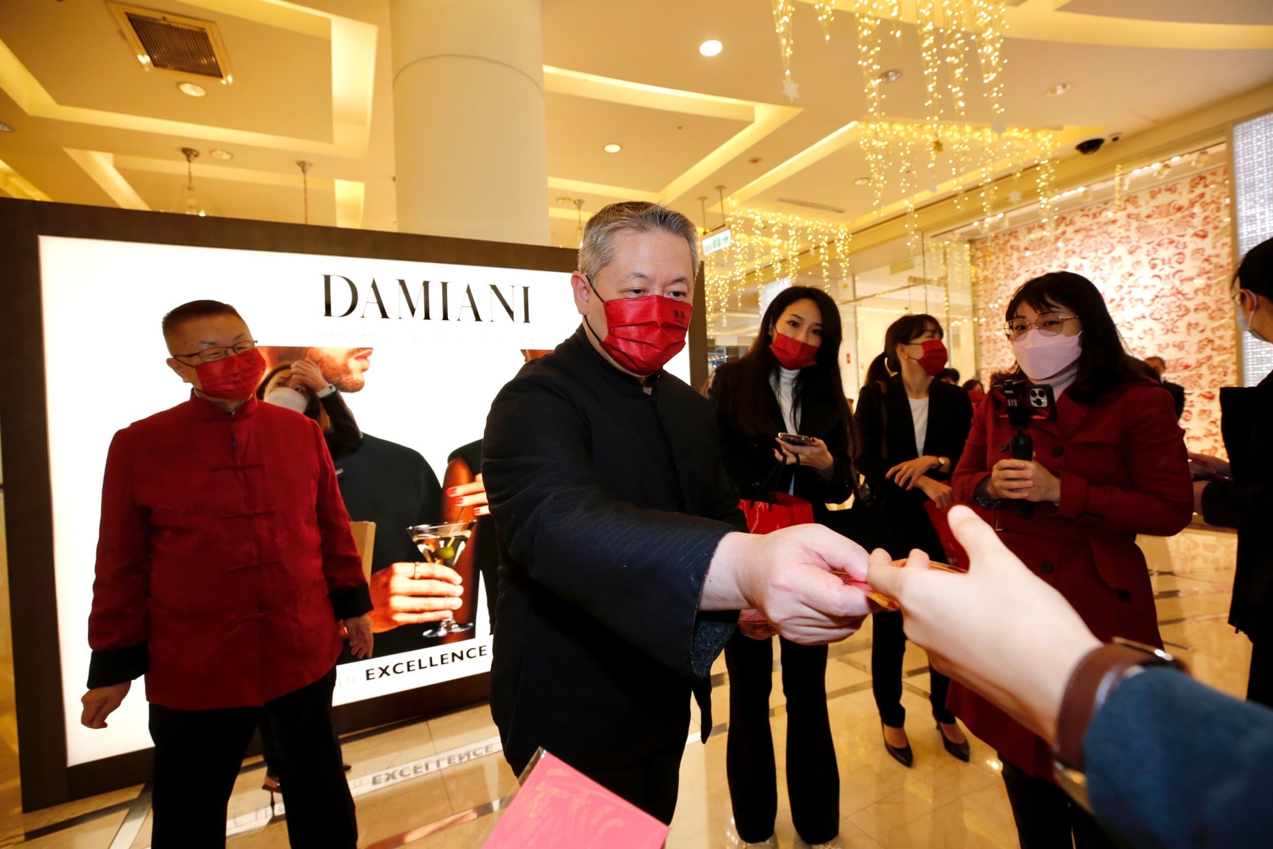 微風集團都在微風信義店舉行迎春開門活動,今年特別移到起家厝微風廣場,象徵回歸初心。