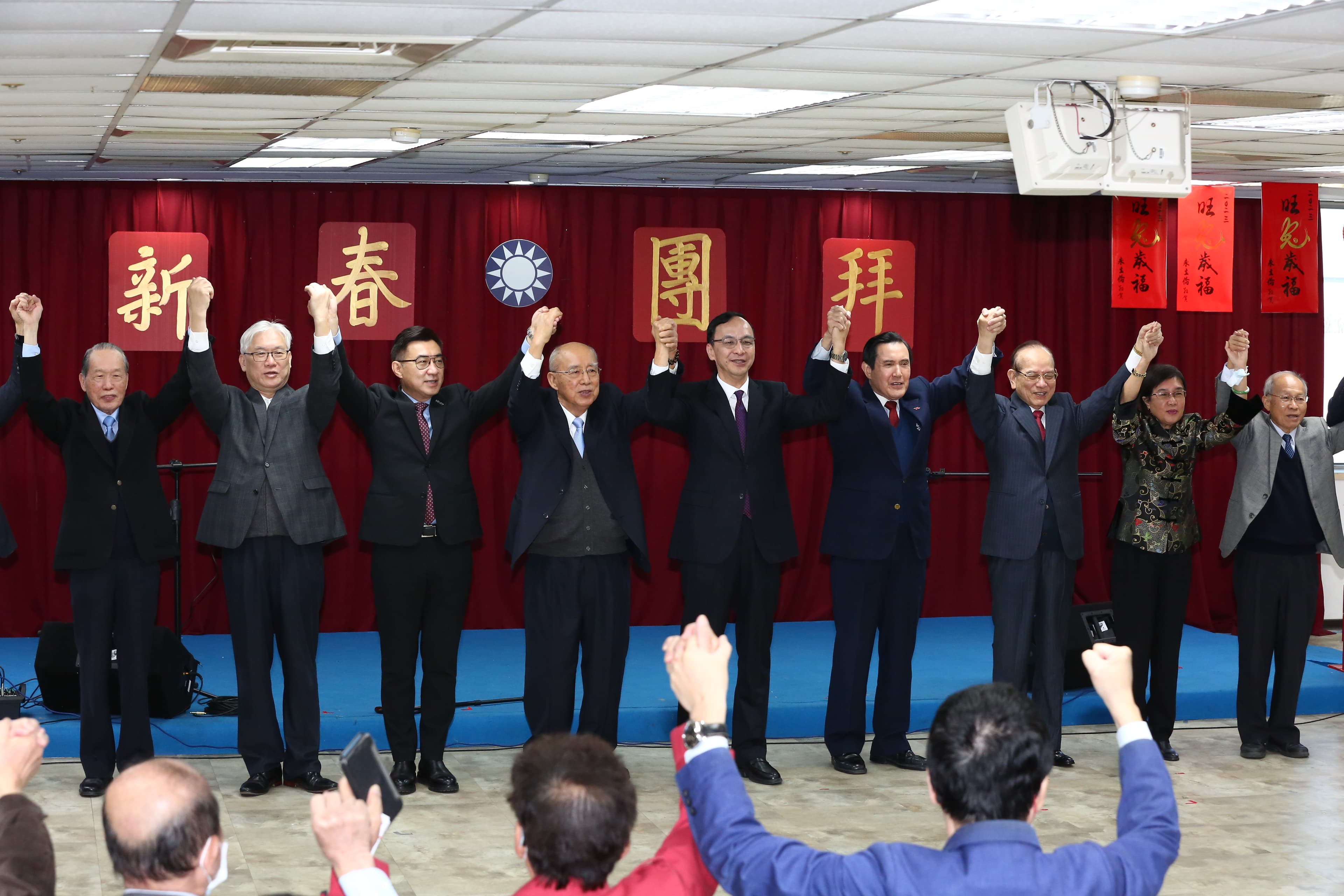 國民黨新春團拜，黨內大老均出席，不過缺了新北市長侯友宜。
