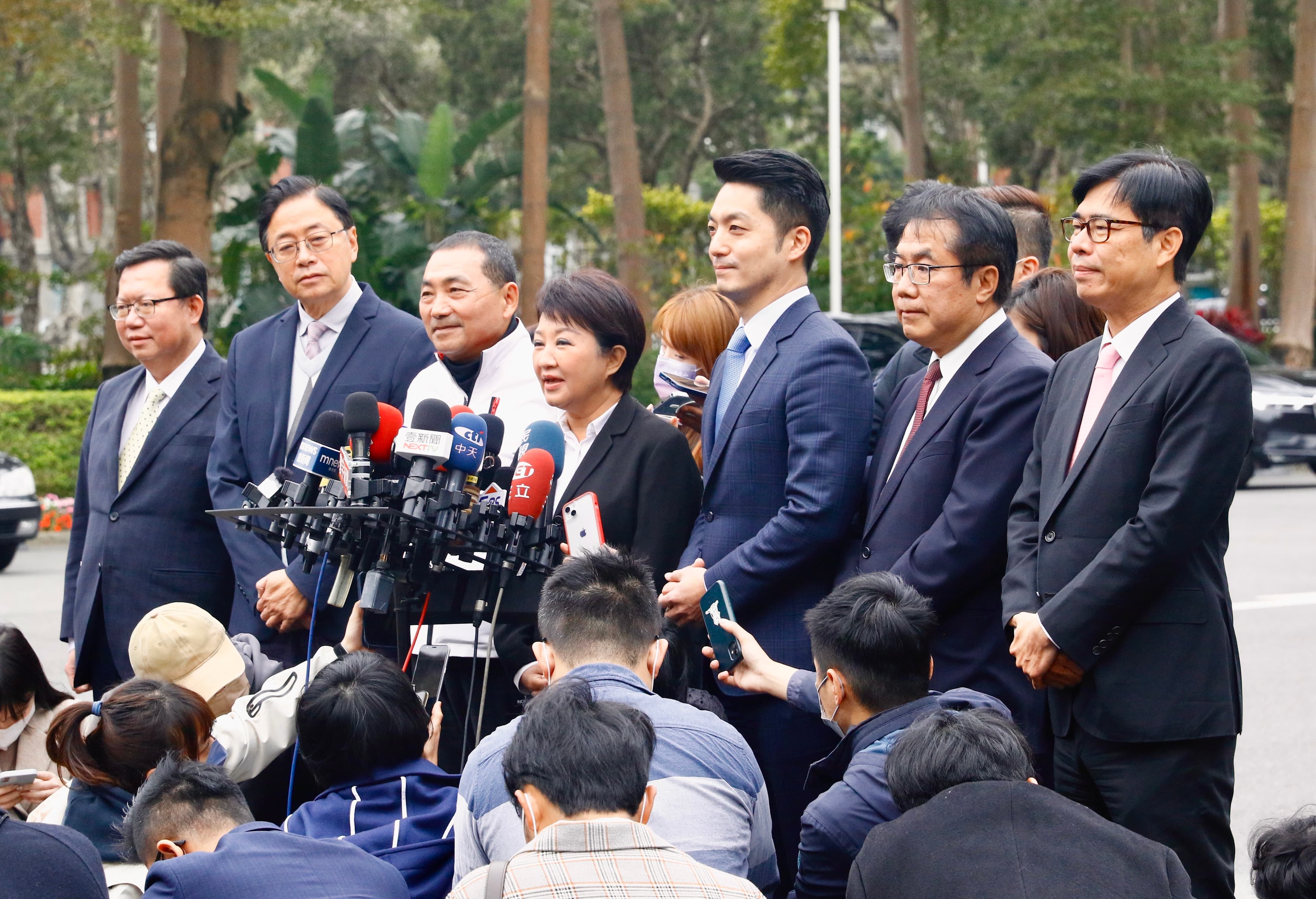 六都市長難得合體，參與行政院會提出各縣市問題。