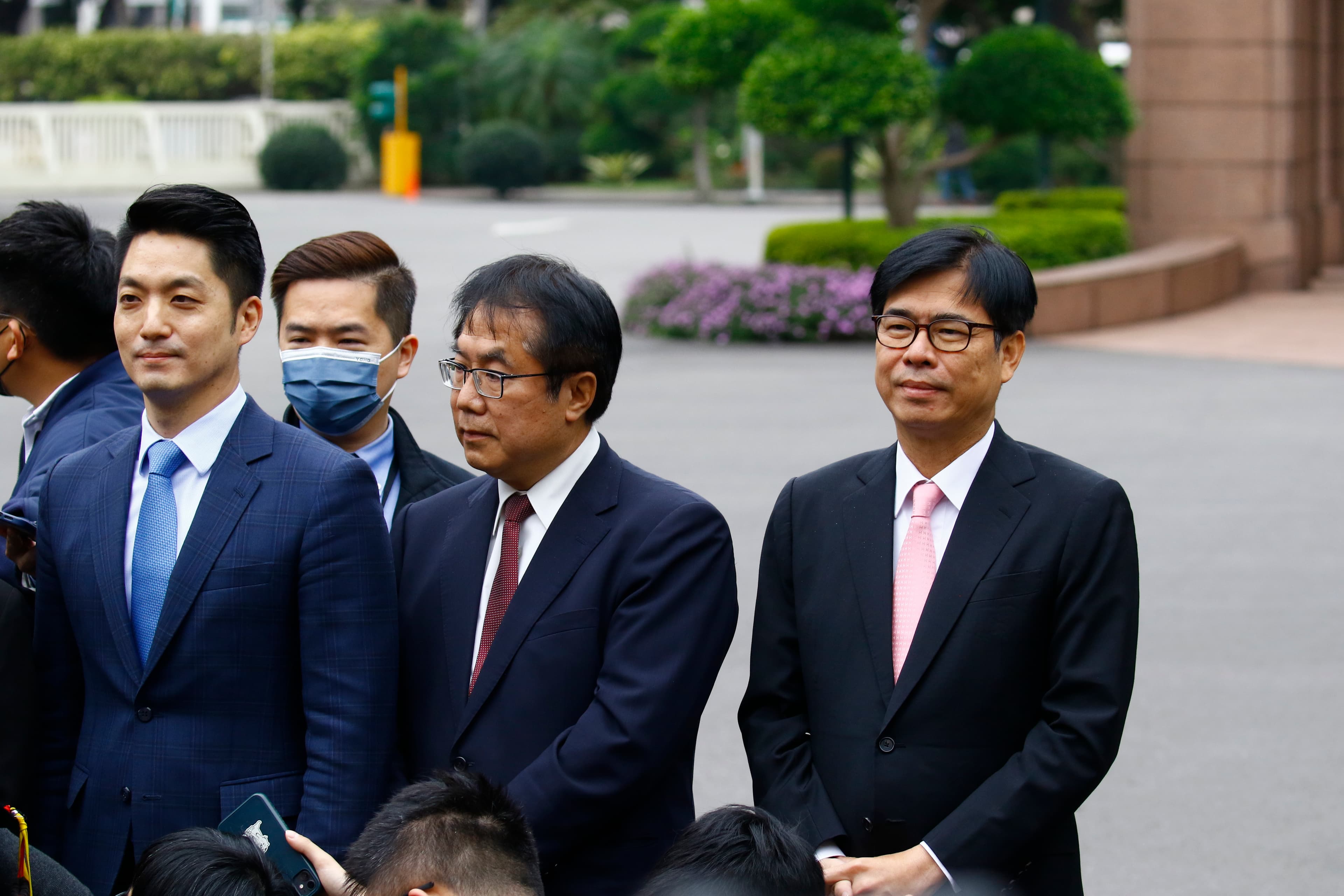 台南市長黃偉哲（左）與高雄市長陳其邁（右）特地北上參與聚會。