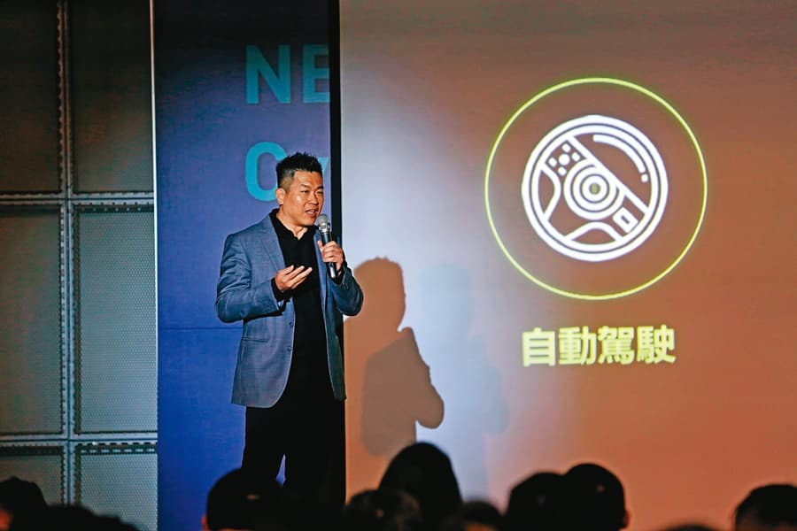 魏國章(圖)曾是蘋果創辦人賈伯斯手下大將,鴻海挖角他操盤電動車發展,備受外界矚目。