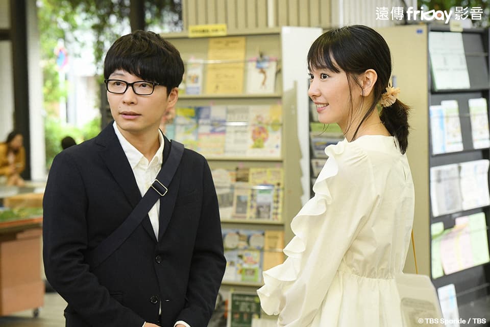 野木亞紀子因《月薪嬌妻》圈粉無數，成為人氣編劇，右起為新垣結衣、星野源。（friDay影音提供）