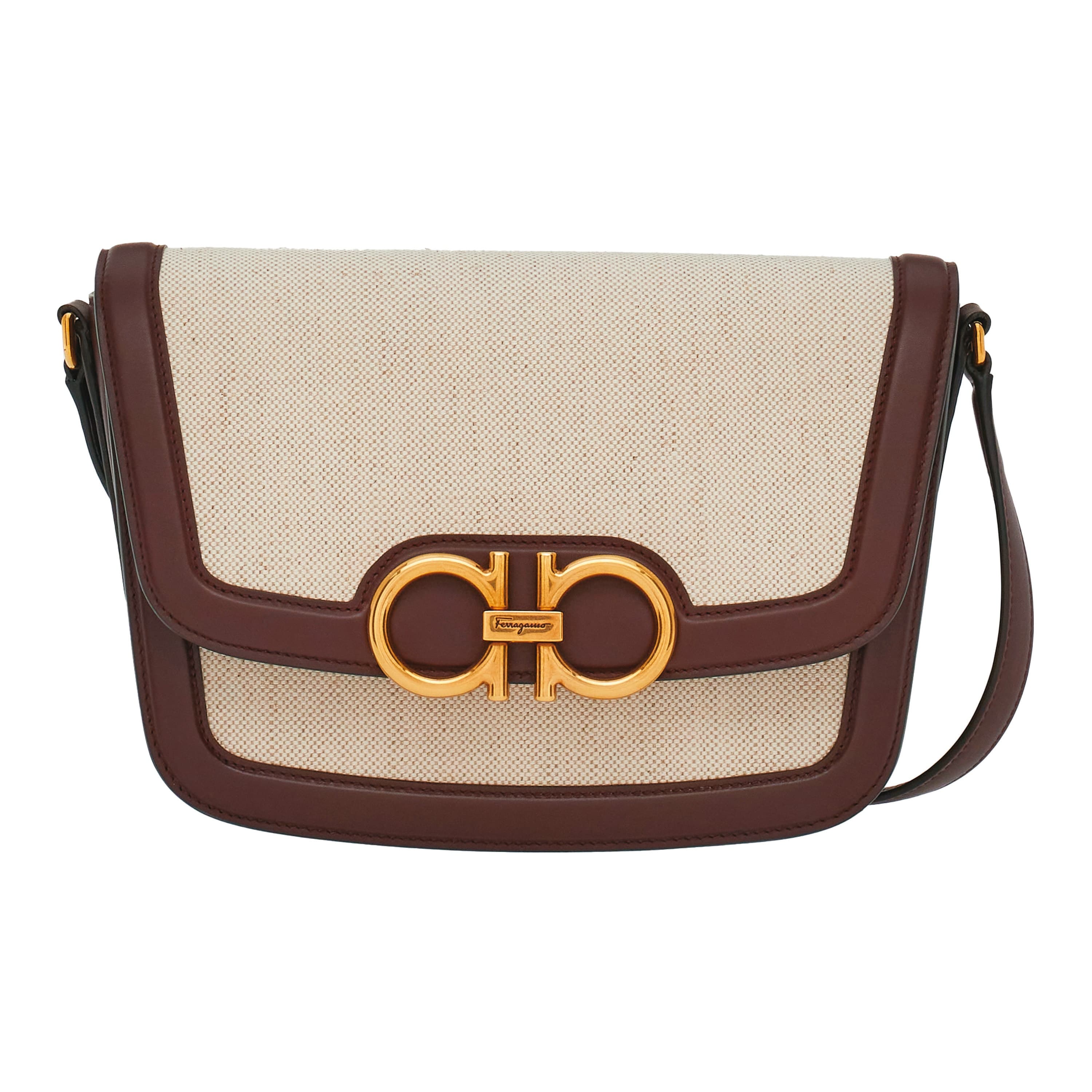 米色帆布Gancini扣飾肩背包 NT$92,900(Ferragamo提供)
