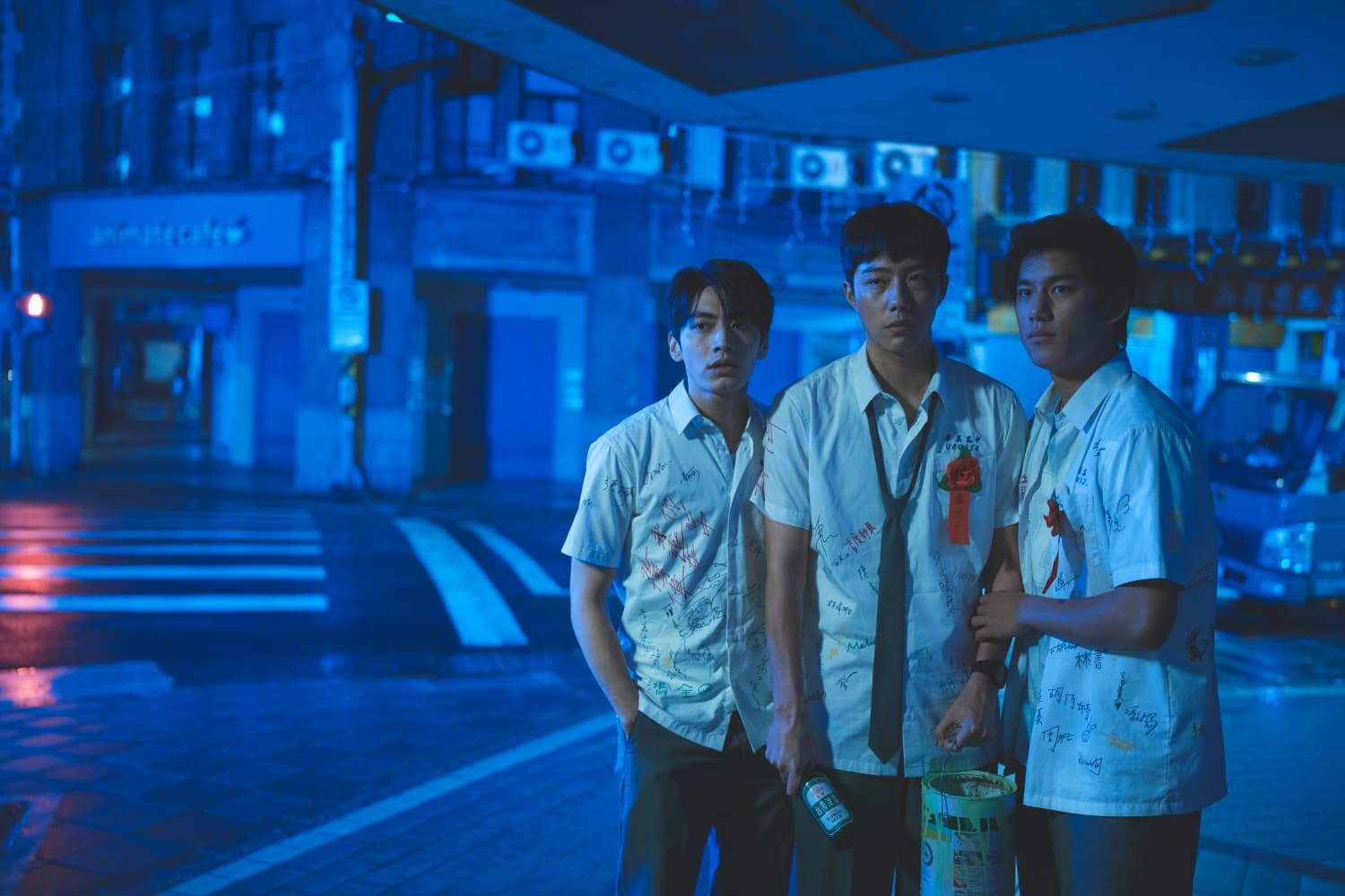 宋柏緯(左起)、蔡凡熙、朱軒洋在《黑的教育》上演真心話大冒險,朱軒洋更以本片拿下金馬最佳男配角獎。(禾豐九路提供)