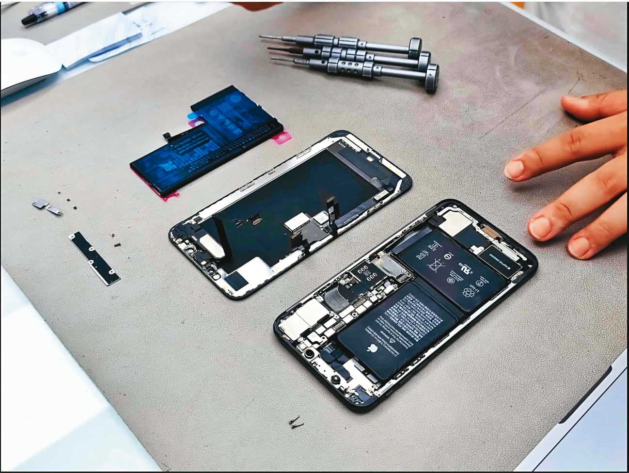 自從蘋果智慧型手機開始導入軟板後,軟板產值開始一飛衝天,更一舉突破百億美元。(翻攝自科技生活httpstexch.netblogpostapicu)