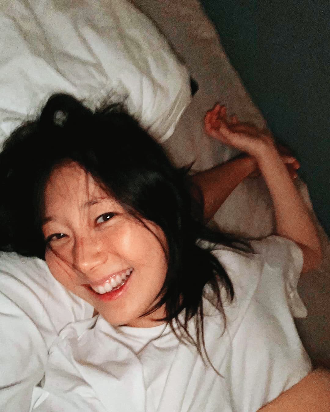 李裕英直接在社群網站公開與男友的床照,獲得外界讚聲。(李裕英IG)