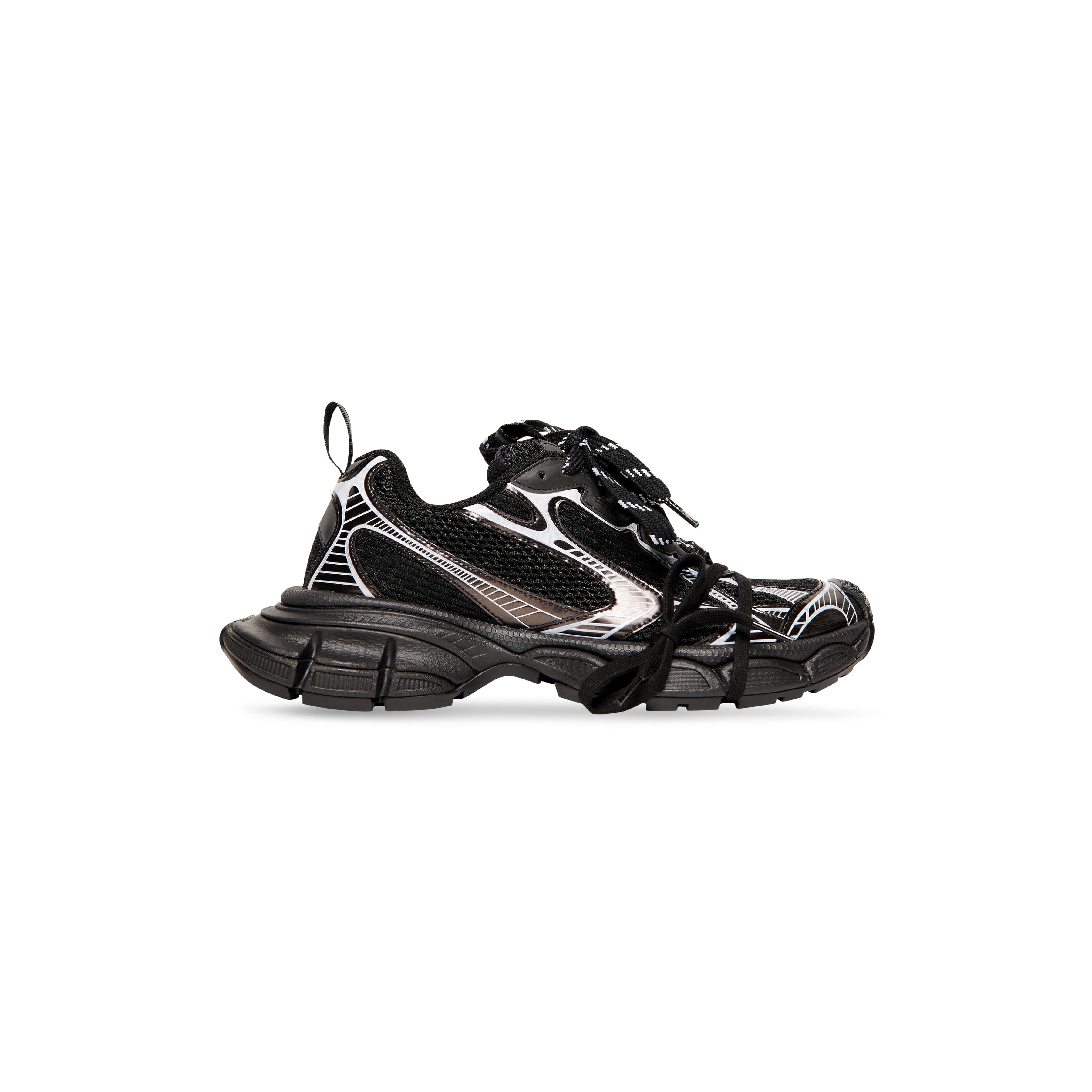 黑色3XL運動鞋。NT$34,650(BALENCIAGA提供)