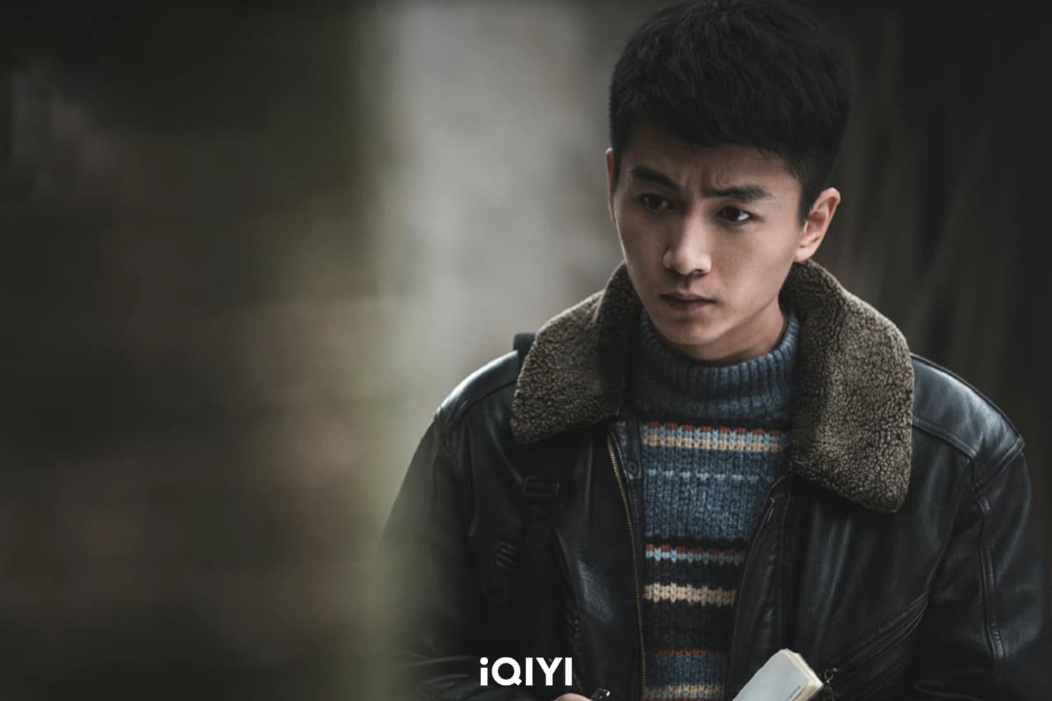 陳曉繼《冰雨火》後,於新作《塵封十三載》再次飾演警察。(愛奇藝國際站提供)