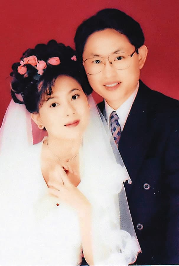 蕭嘉蓉與王文哲於1997年結婚,目前正進行離婚官司。(翻攝玉笙聯合診所臉書)
