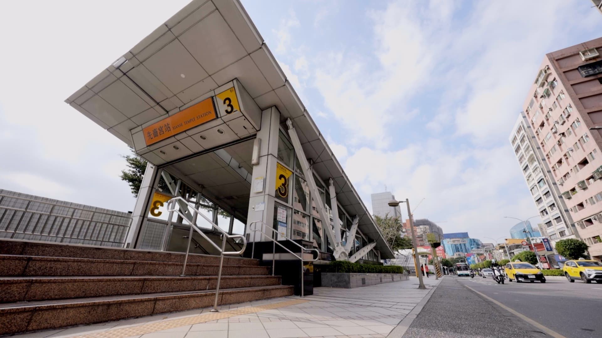 都廳大院鄰近先嗇宮捷運站,輕鬆串聯六條捷運。