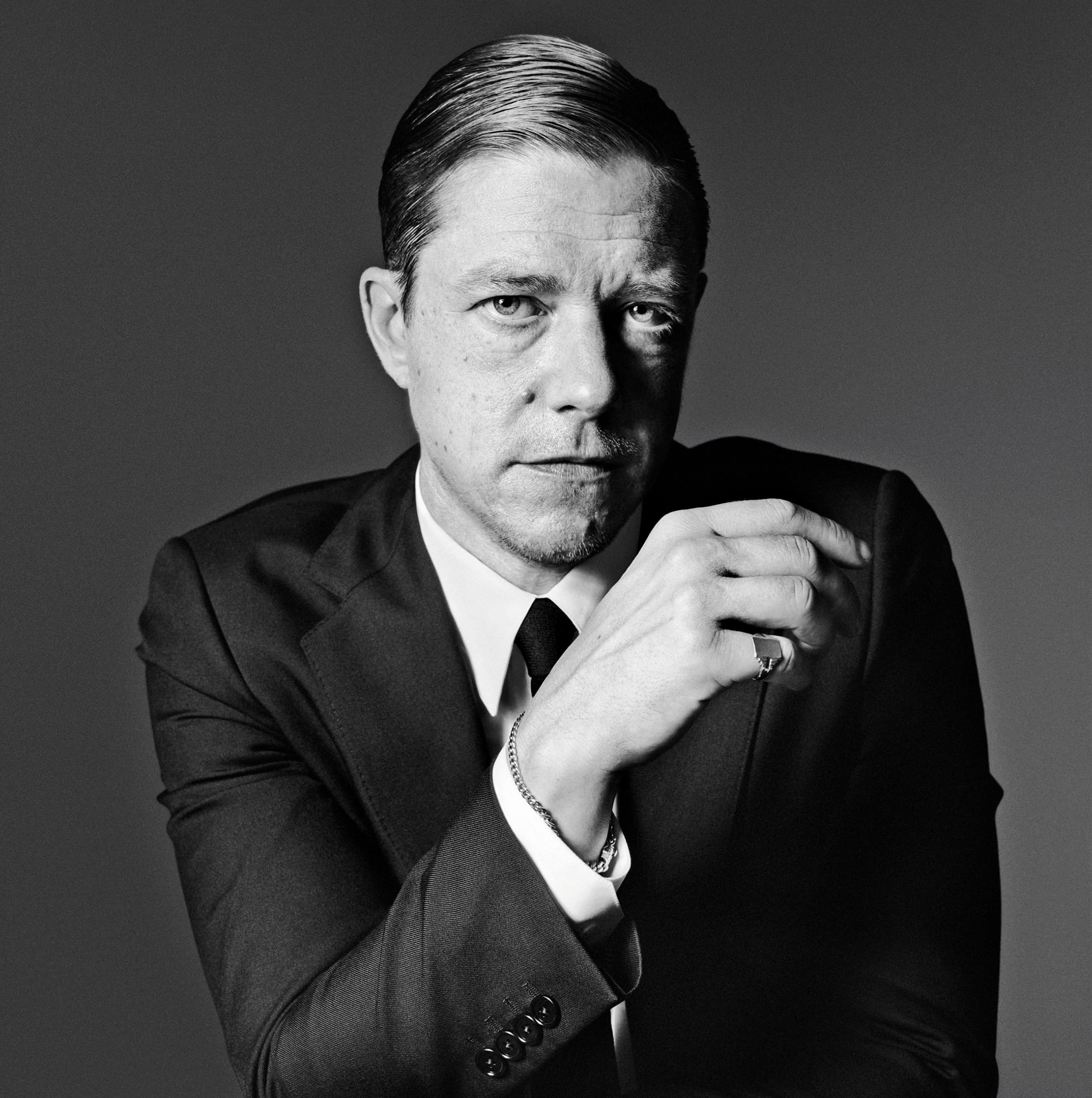 CELINE設計總監Hedi Slimane親自拍攝PORTRAIT OF A MUSICIAN系列廣告,本次主角是Interpol的主唱Paul Banks。(CELINE提供)