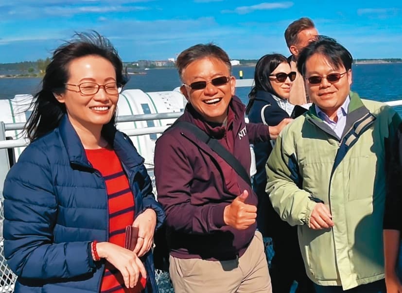 運安會主委楊宏智(中)請辭後,由副主委許悅玲(左)暫代,專任委員李綱(右)對許不滿,公開嗆聲。(讀者提供)