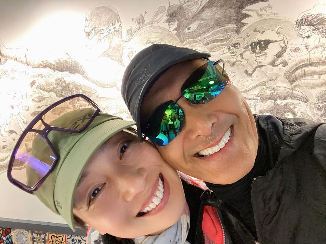 江美儀(左)爬山補獲周潤發(右)。(翻攝elenakongmayyee IG)