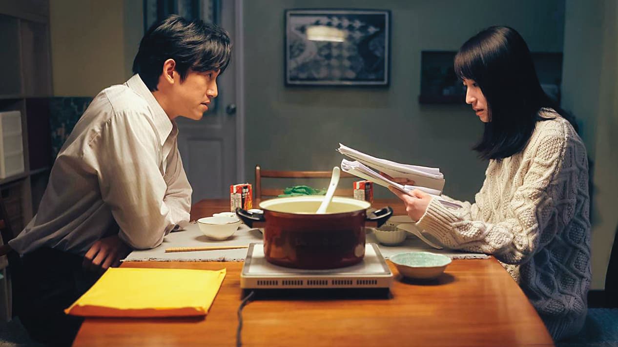 柯佳嬿(右)和吳慷仁(左)合作《模仿犯》即將推出,她下半年還將主演另一新戲。(Netflix提供)