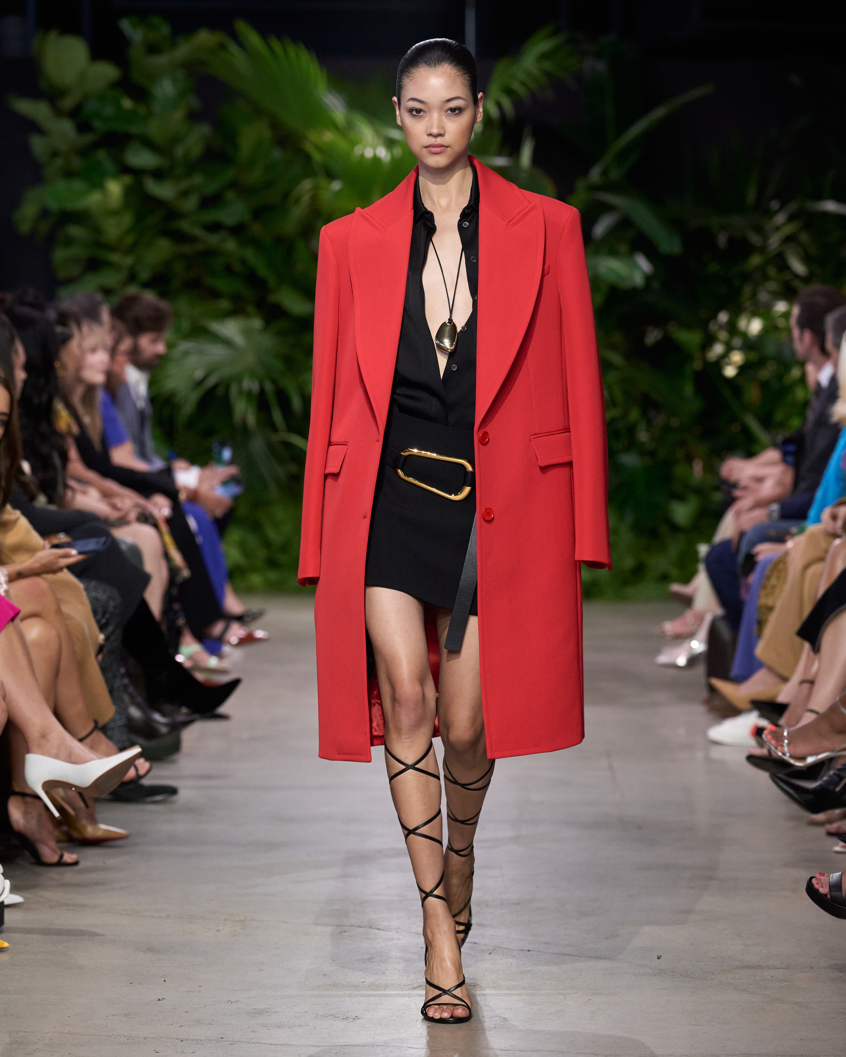 Model在春夏大秀上時的look。(MICHAEL KORS提供)