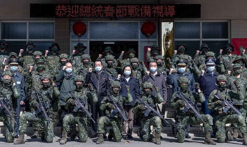 對於日媒未經查證的報導,總統府表達高度遺憾;圖為蔡英文春節慰勉國軍。(總統府提供)