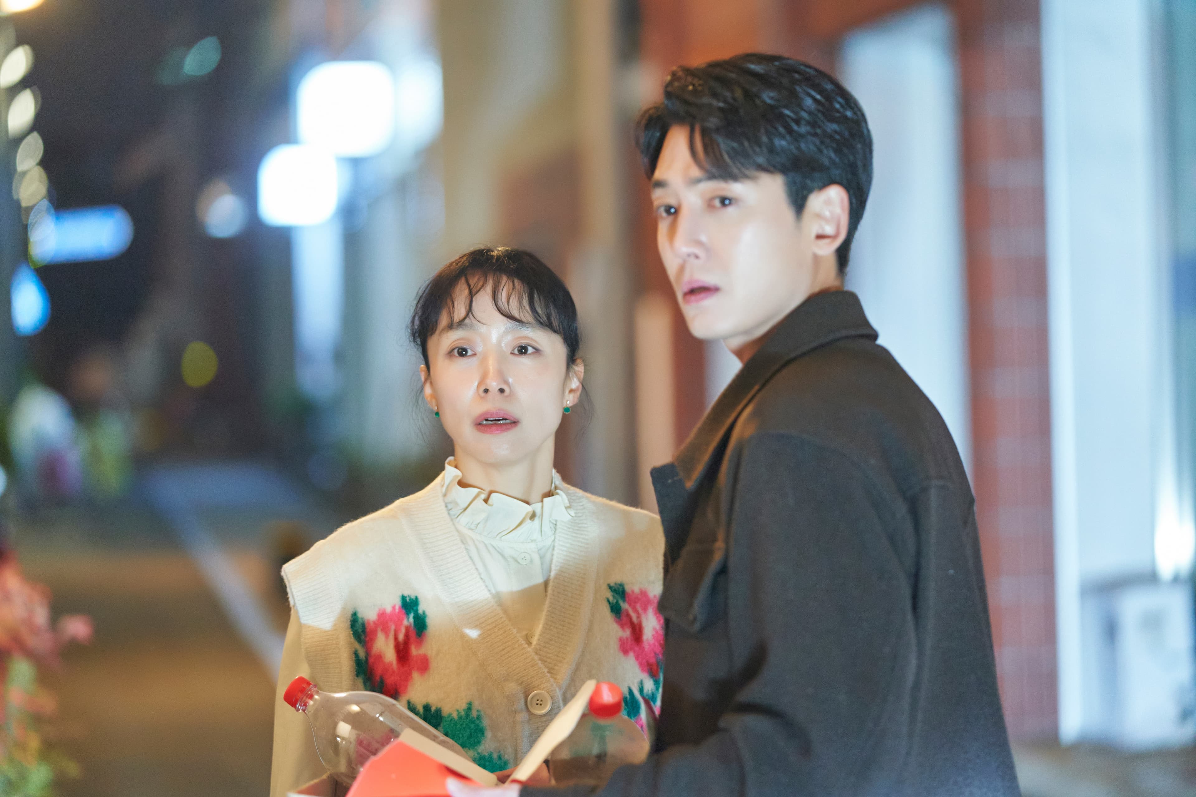 全道嬿（左）與鄭敬淏主演tvN連續劇《浪漫速成班》在Netflix同步上架，於海外也累積高人氣。（Netflix提供）