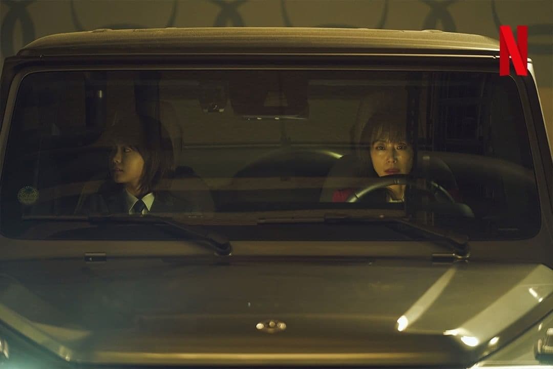全道嬿（右）與金是兒在《格殺福順》飾演母女。（翻攝自Netflix Korea Instagram）