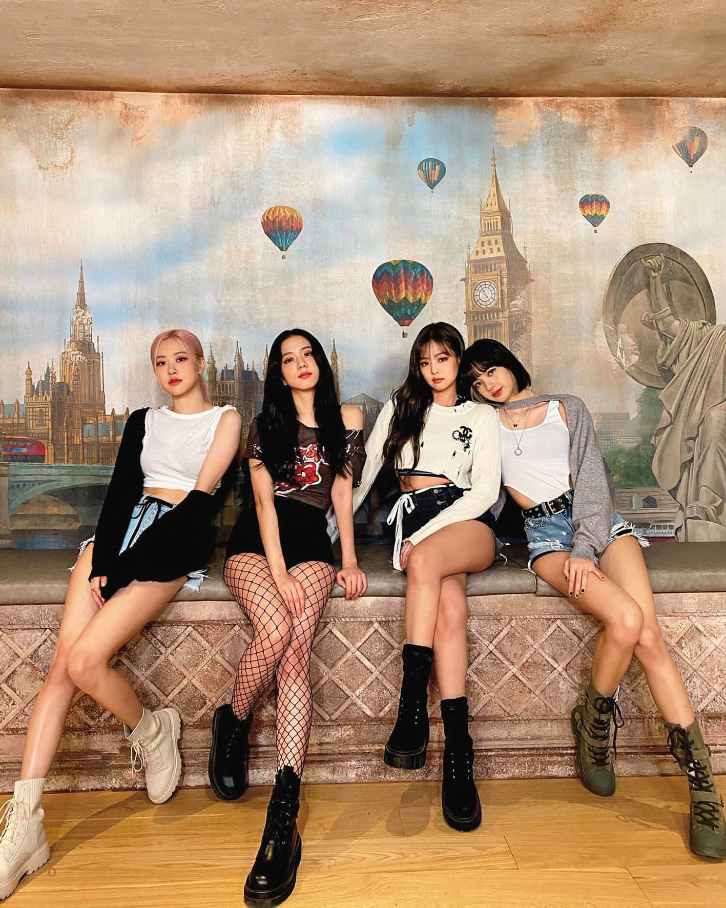 BLACKPINK 4位成員講話方式、走路方式和打扮風格都不同,團體合作卻互補得很完美。 (翻攝自blackpinkofficial IG)