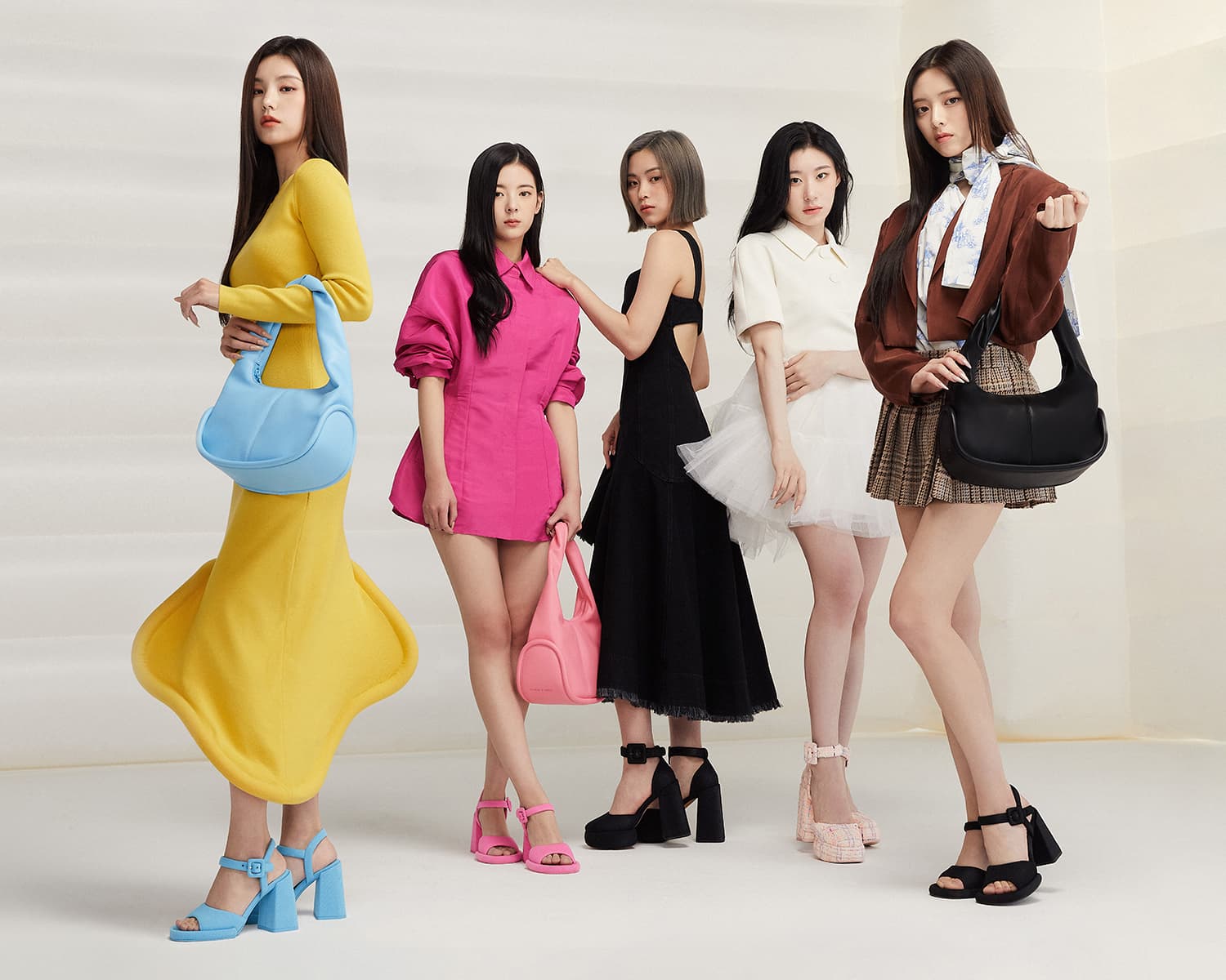 CHARLES & KEITH 2023春夏續邀韓國人氣女團ITZY擔任全球代言人。(CHARLES & KEITH提供)
