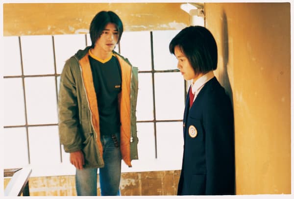 梁詠琪(右)、金城武(左)1999年主演的《心動》是讓人難忘的愛情片經典。(甲上娛樂提供)