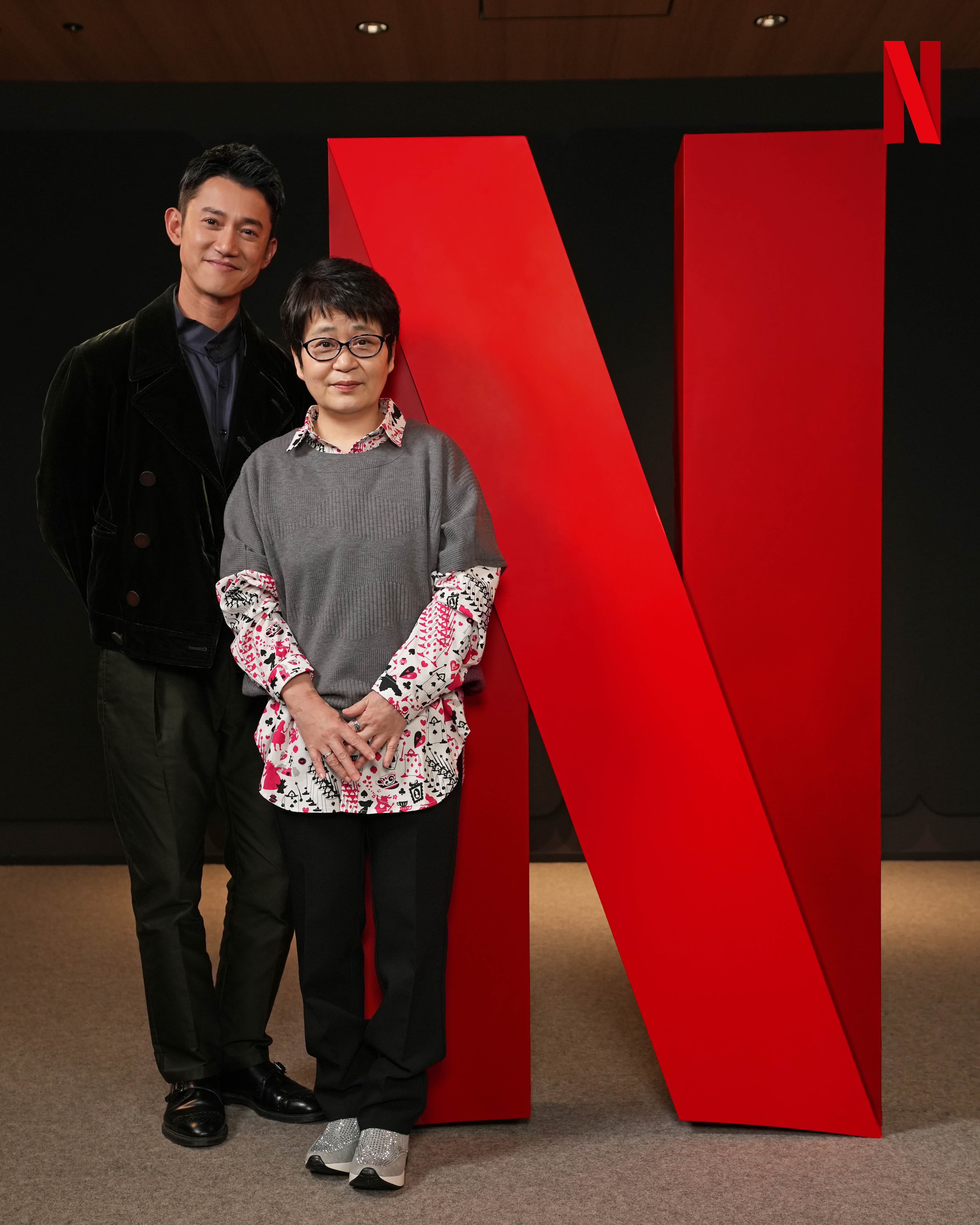 吳慷仁(左)見到宮部美幸(右)坦言非常不真實。