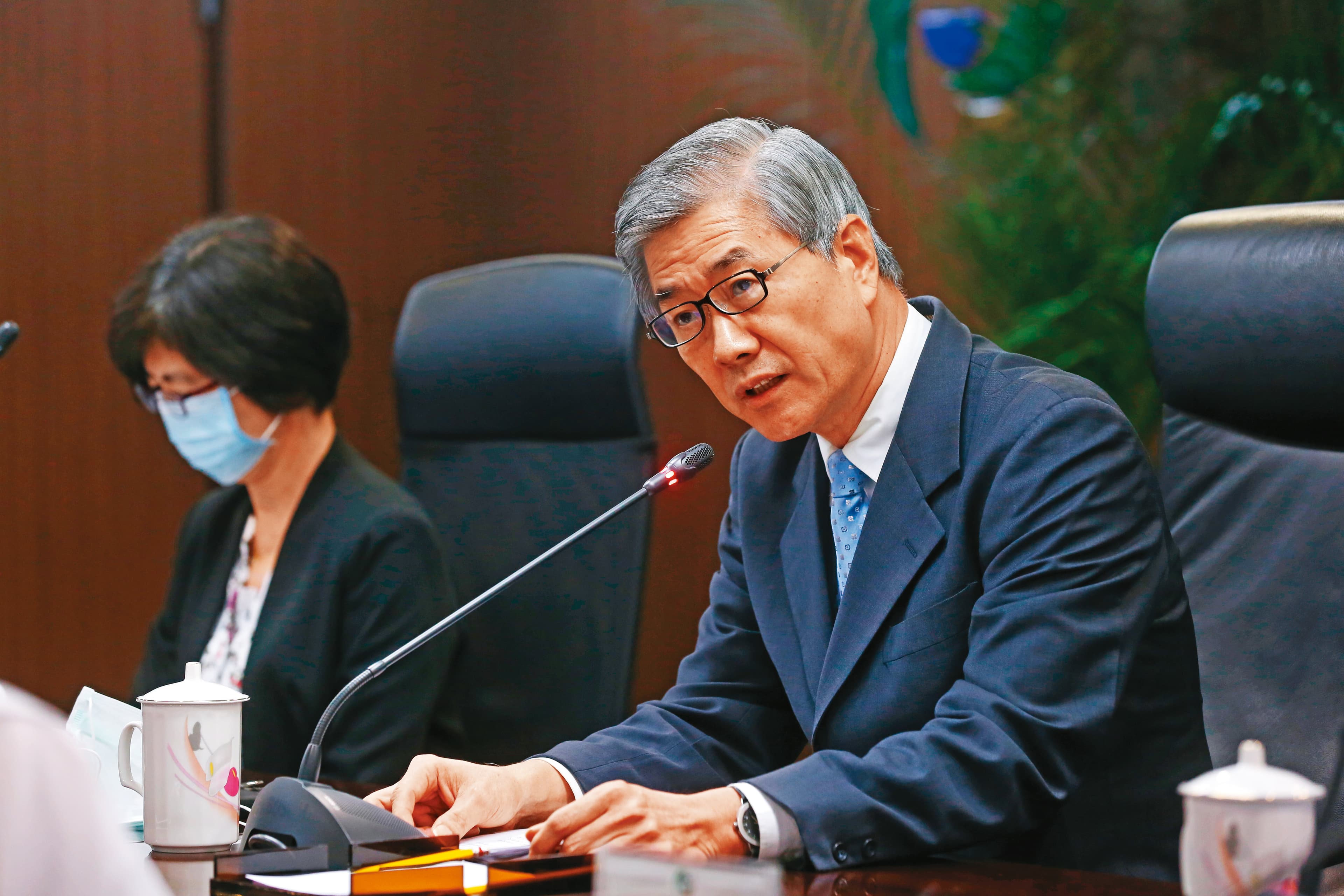 金管會已掌握有異常資金流向的基金經理人,函請當事人和投信公司提供資料說明,圖為金管會主委黃天牧。